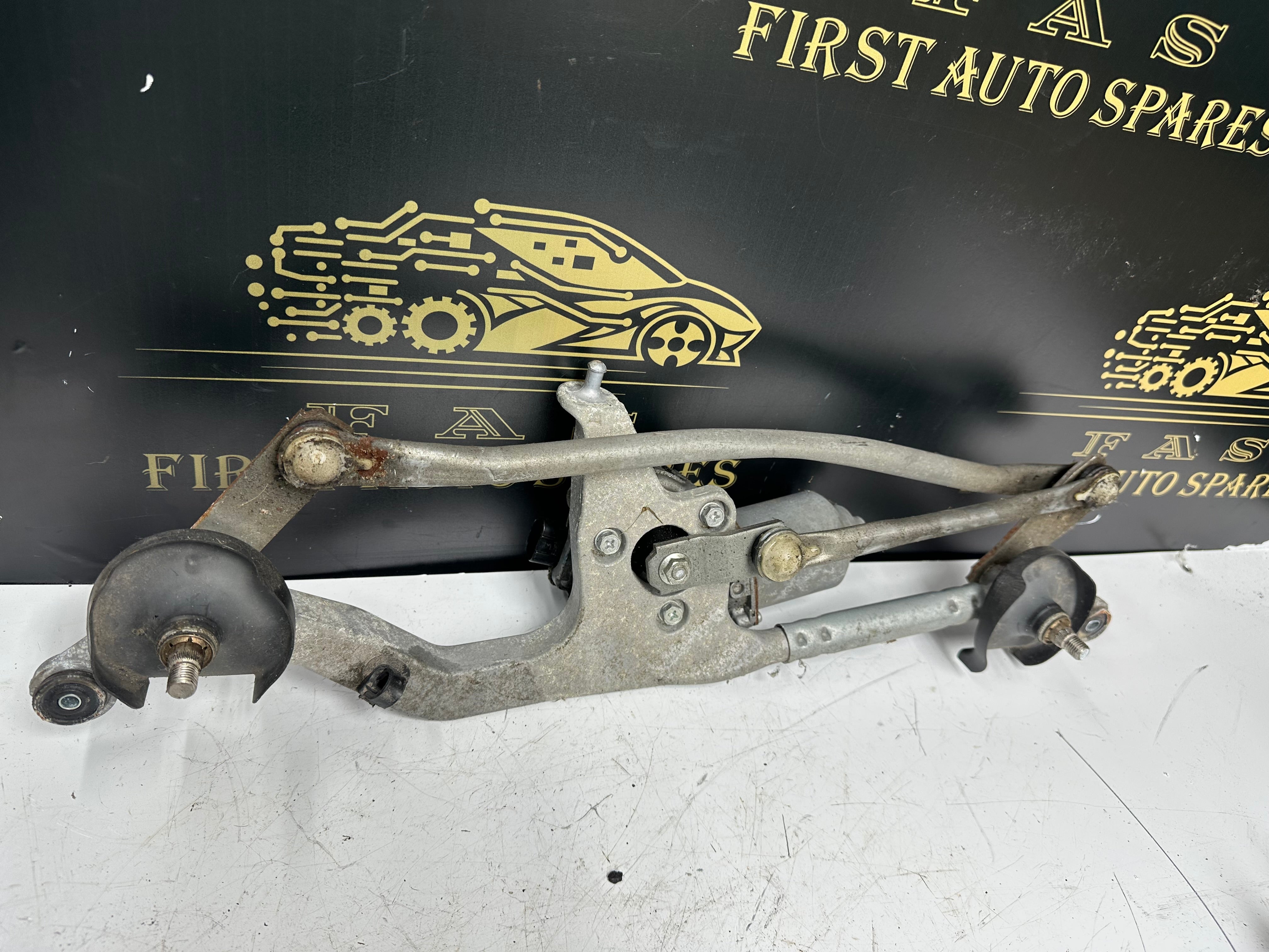 Toyota Auris 2012-2018 Front Wiper Motor & Linkage (85110-02330) (AE159300-3552)