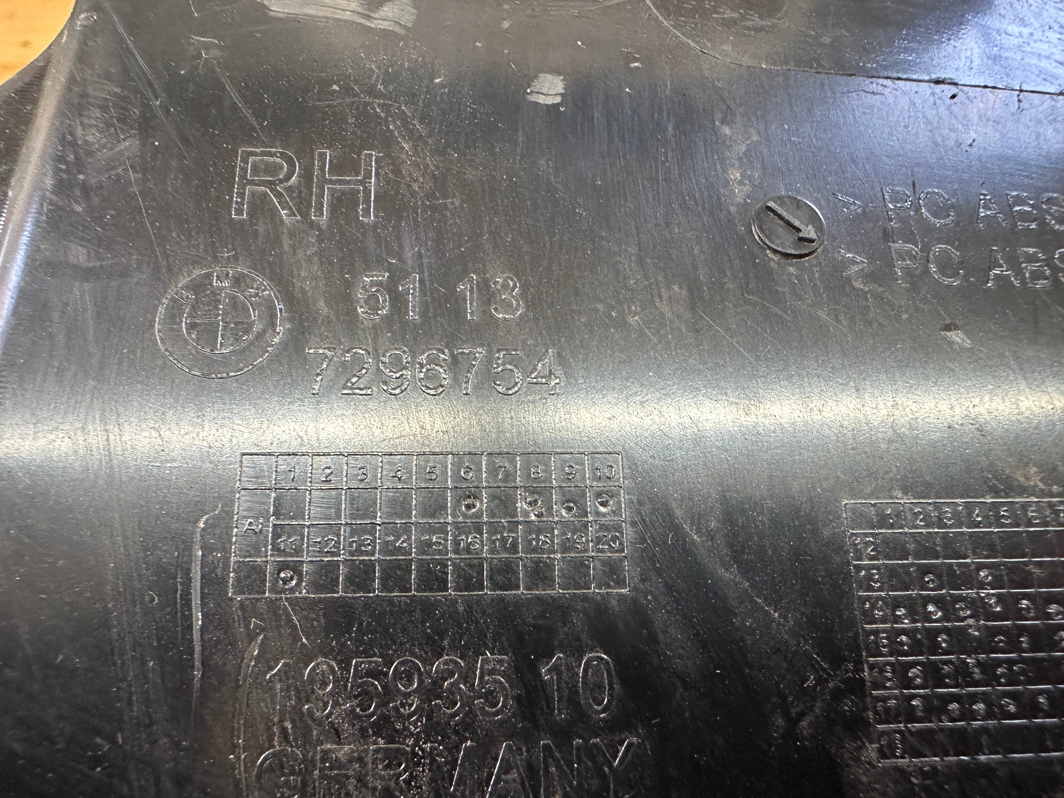 BMW i3 Panel Bracket Rear Right Support Panel Mounting (7296754)