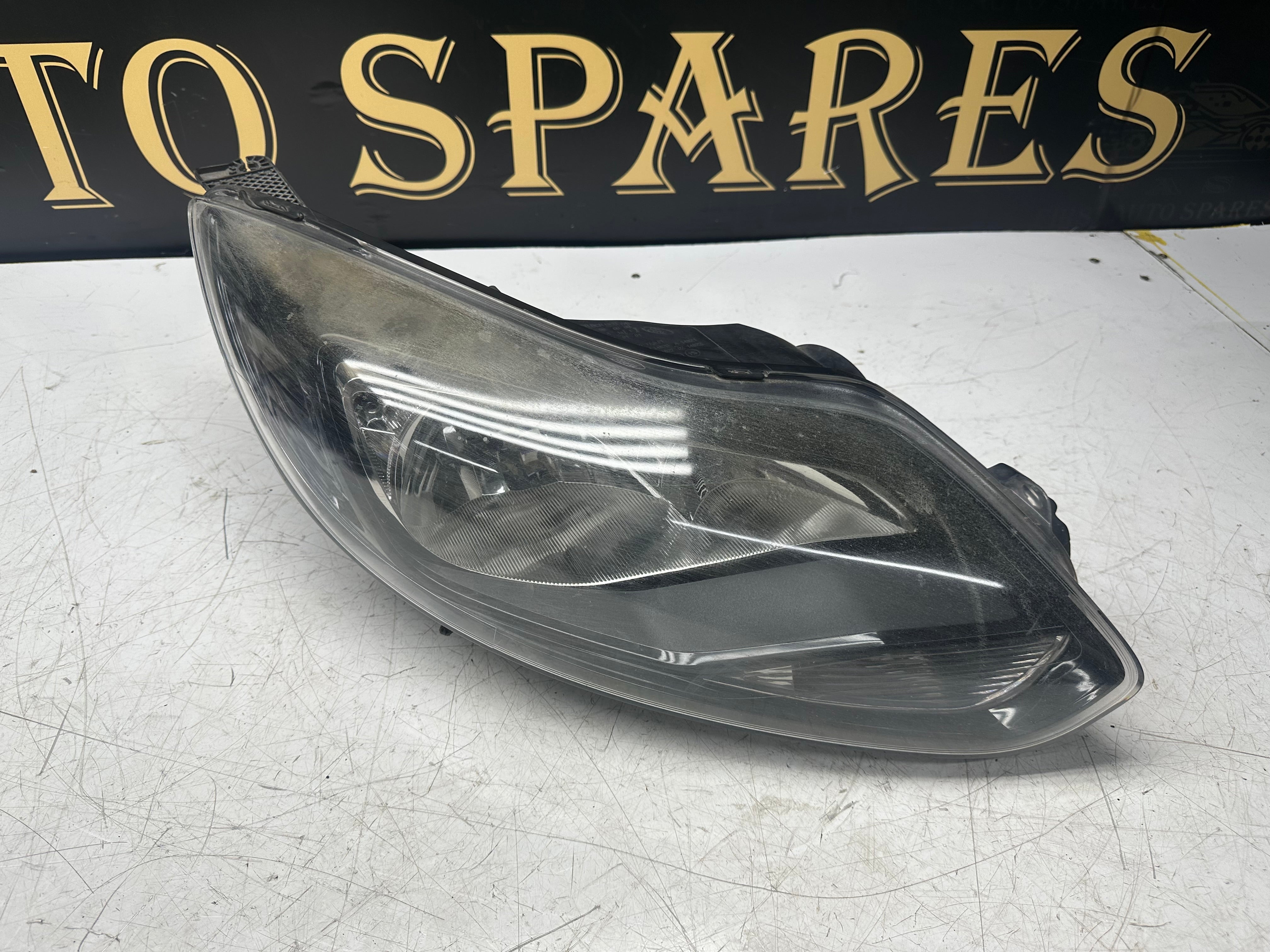 Ford Focus 2012 Right O/S Headlight (BM51-13W029)