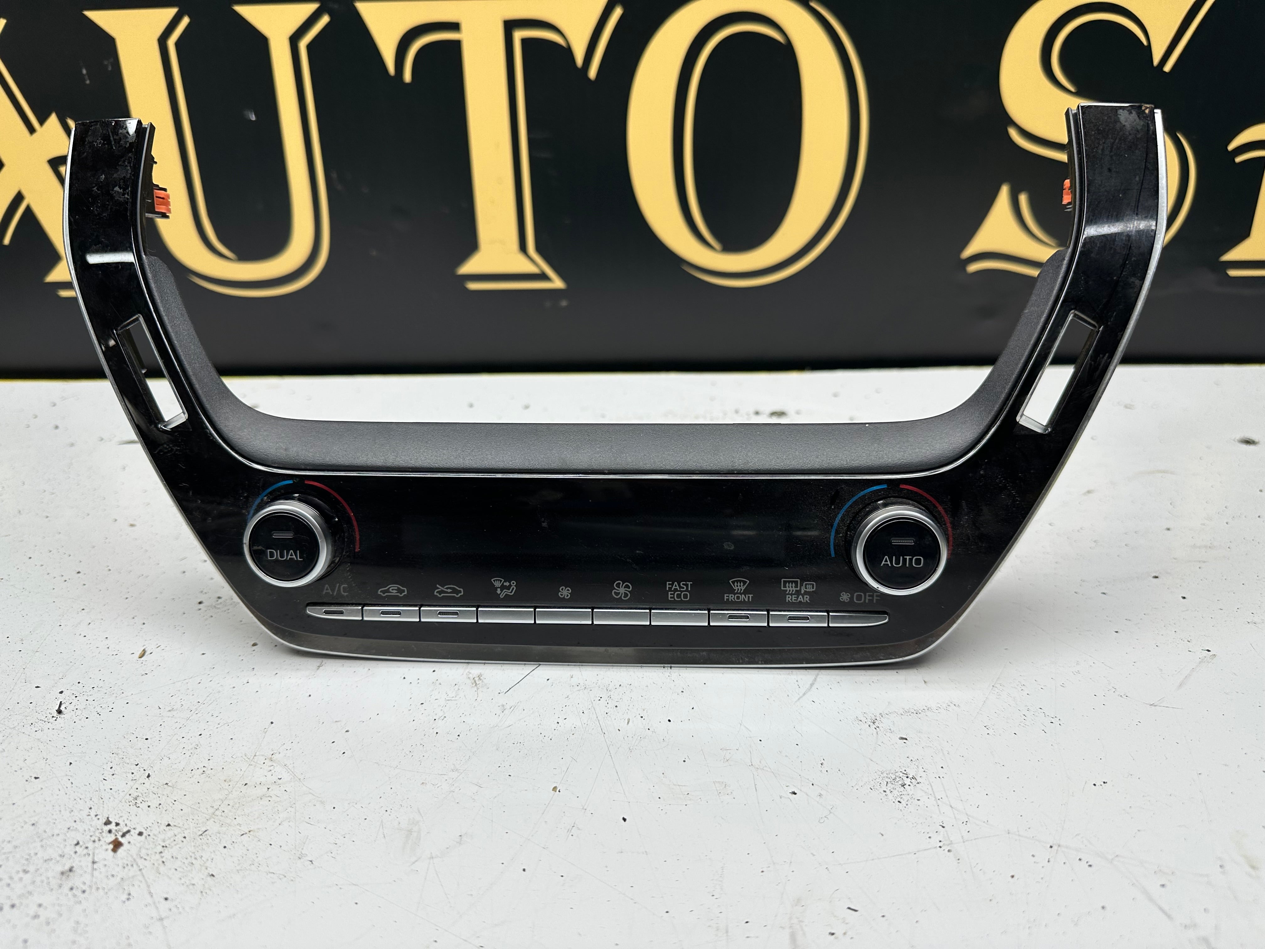 Toyota Corolla 2019-2022 Interior Heater Controls (AC Type) (55900-02E20) (735-720)