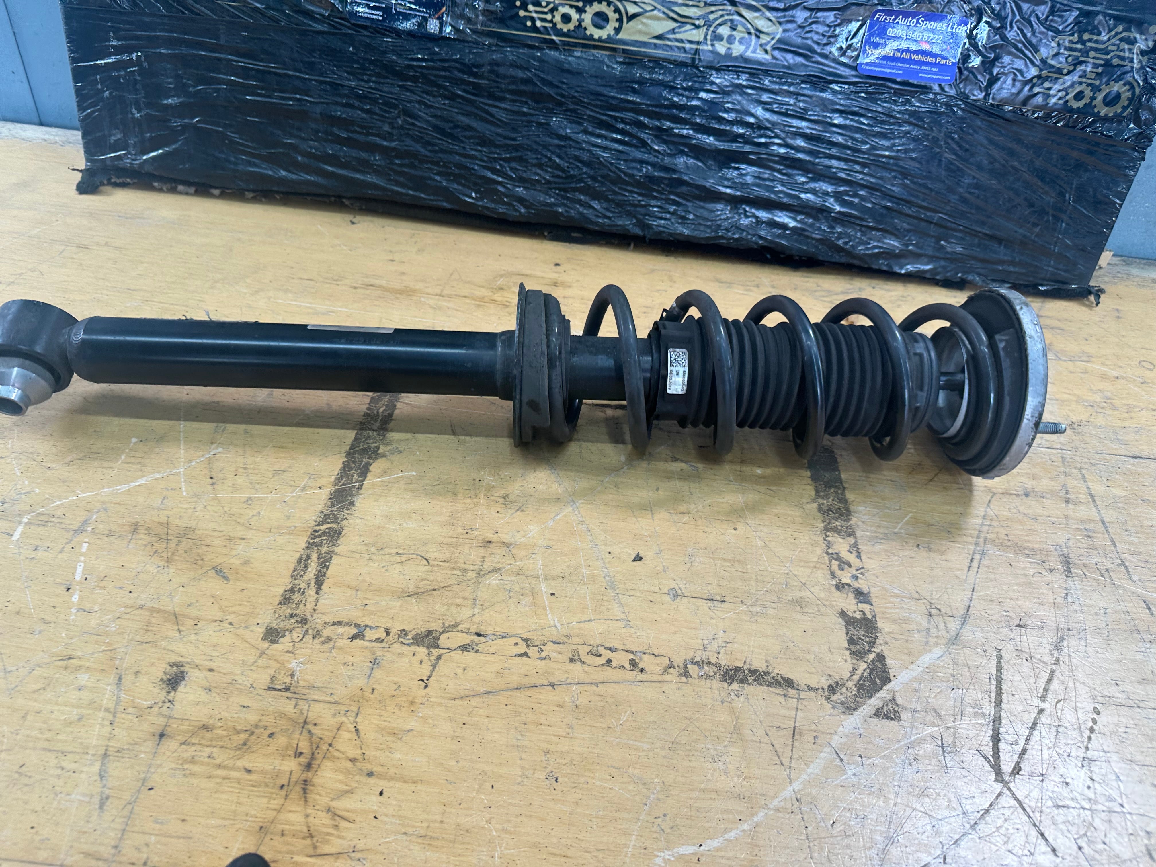 BMW 5 Series G30 Rear O/S N/S Left / Right Suspension Shock Absorber (6866617 02)