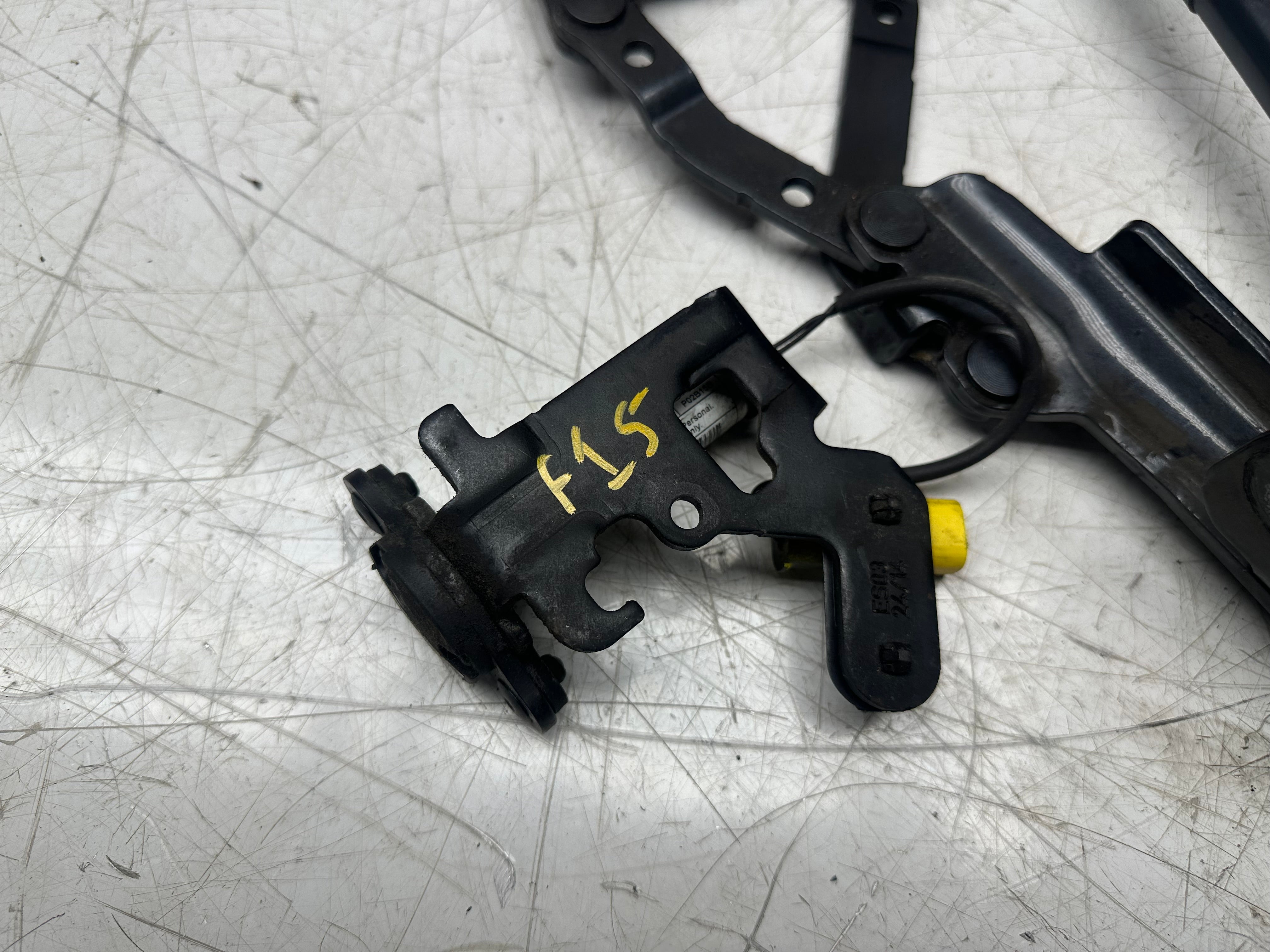 BMW X5 F15 Left Front Bonnet Hood Hinge & Actuator (172053 10) (0589-P1-000095)