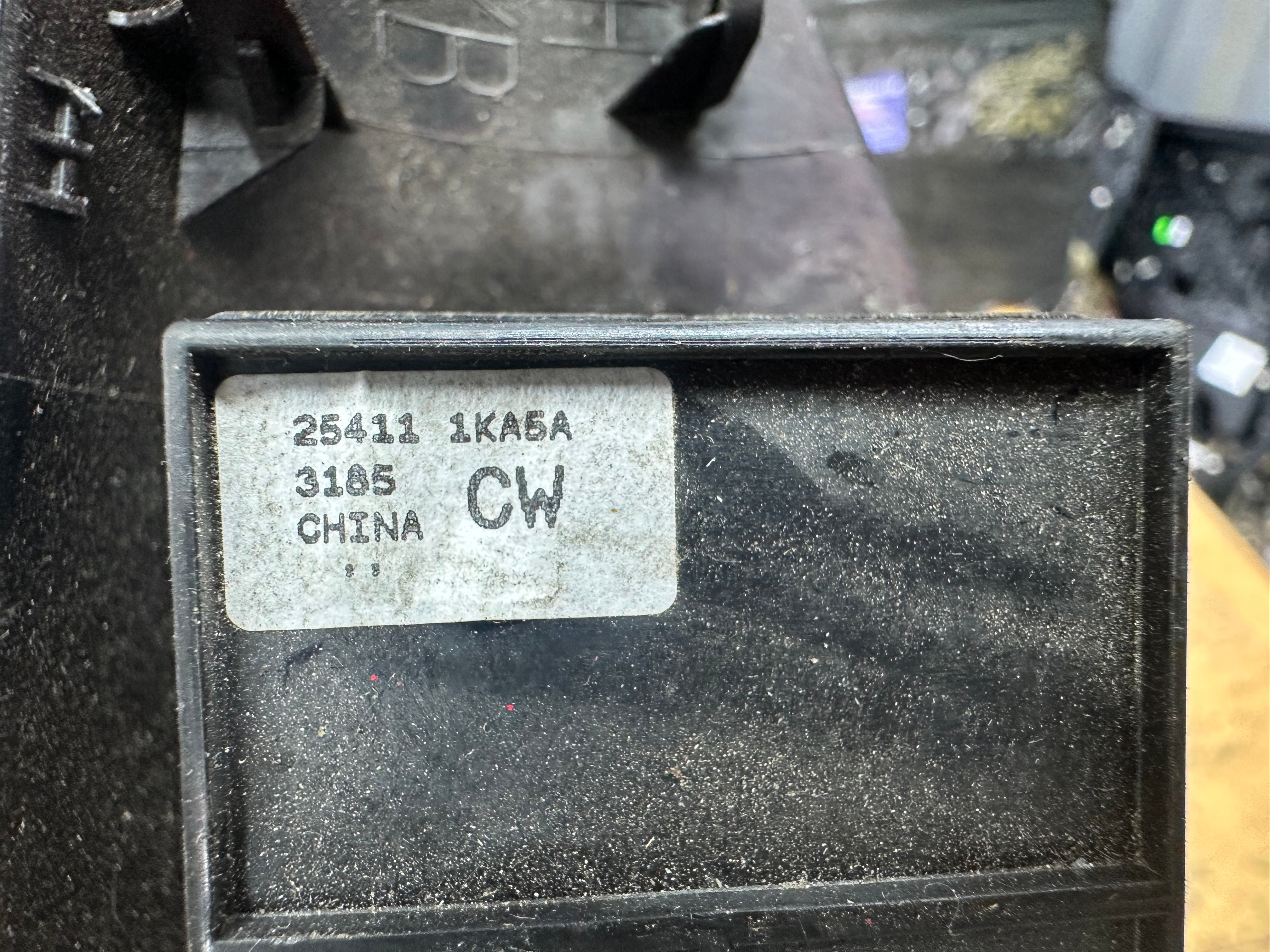 Nissan Juke 2012 F15 Passenger Left Front Window Control Switch (25411-1KA5A)