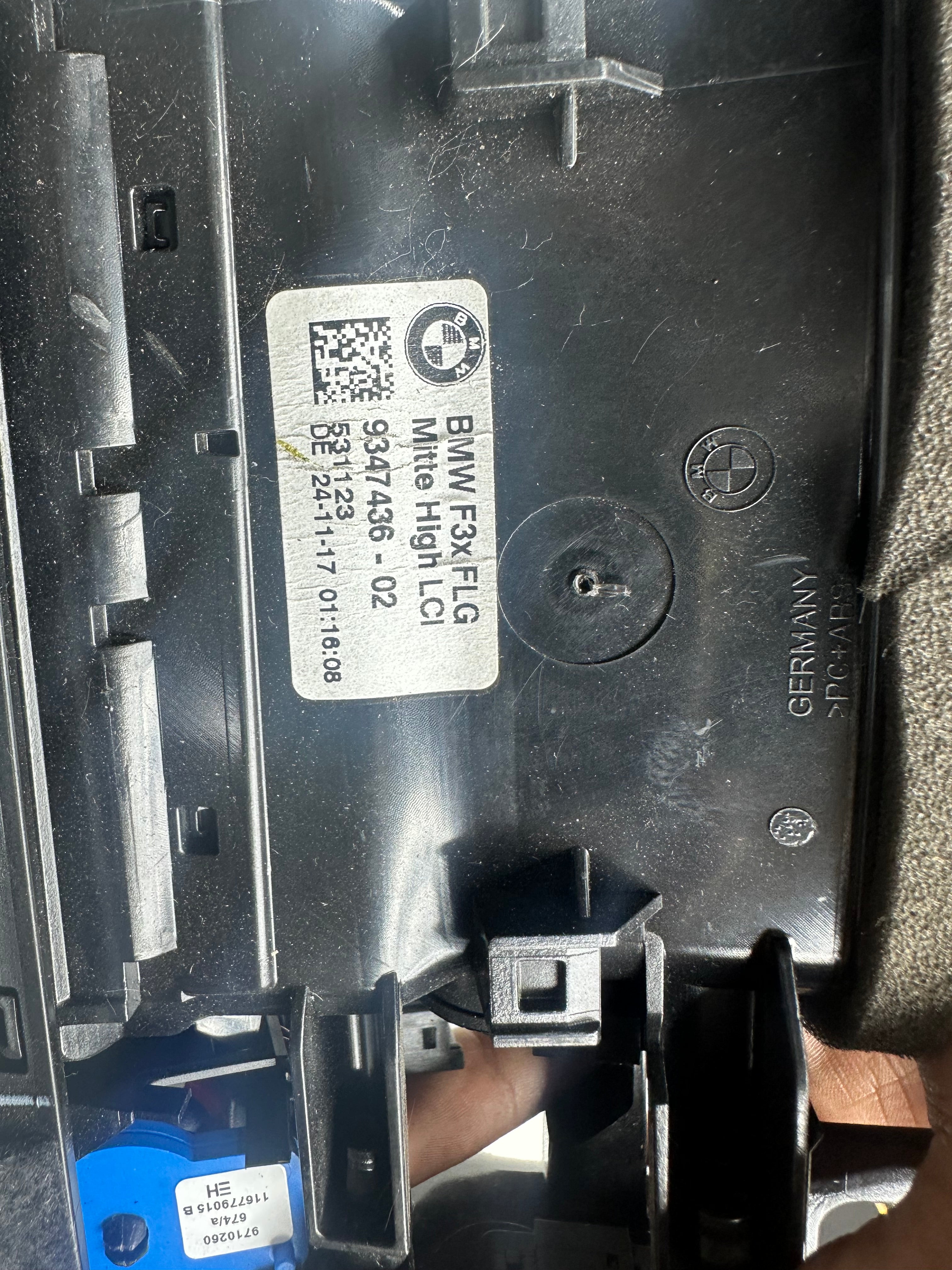 BMW X4 2014–20 Center Carbon Interior Trim & Air Vents/Grilles (8068610-04)