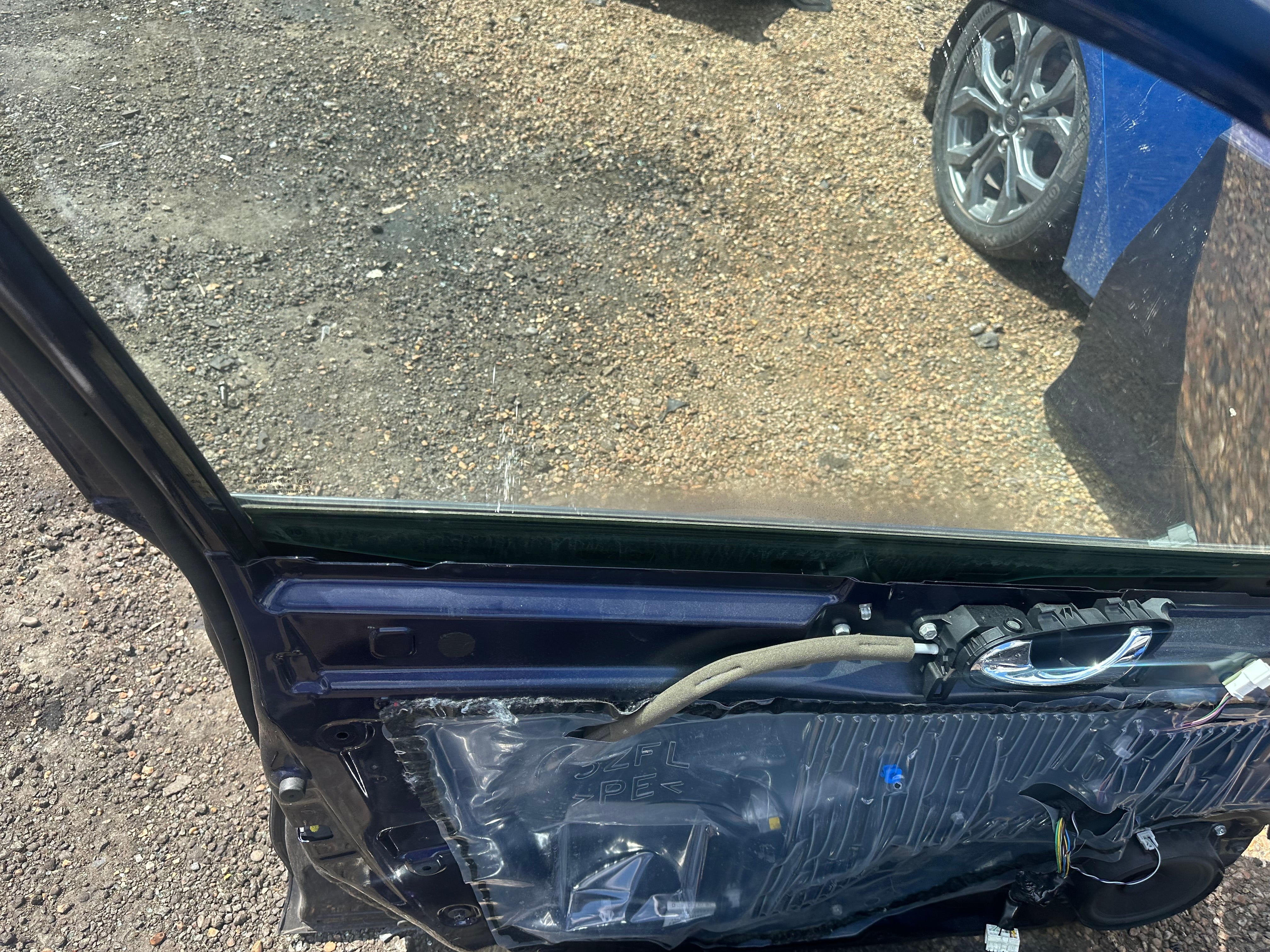 Nissan Pulsar 2014–2018 N/S/F Left Front Door – Colour Code: RBR (Blue)