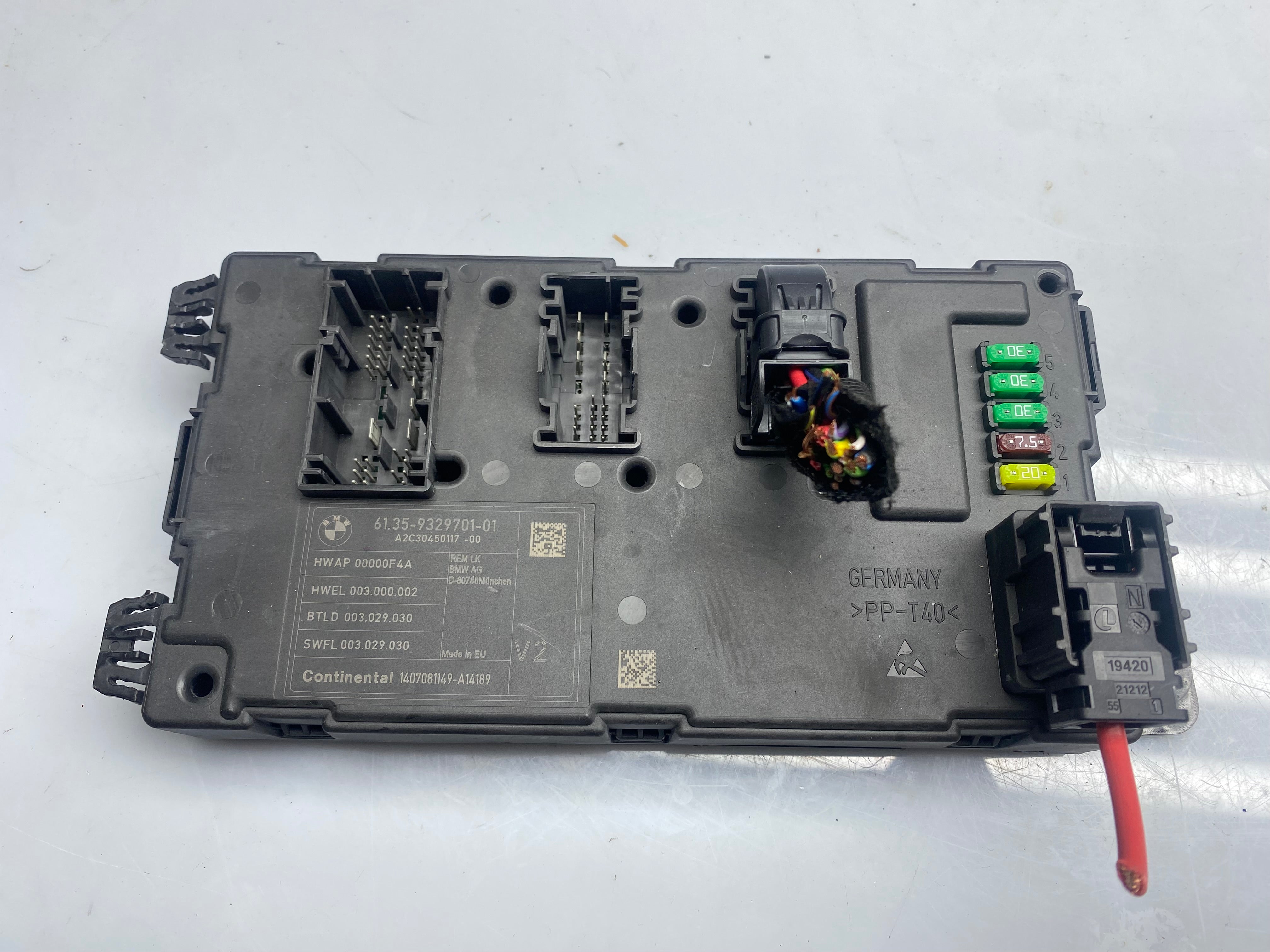 BMW 3 Series Rear Power Distribution Fuse Box (9329701-01) – 2012–2019