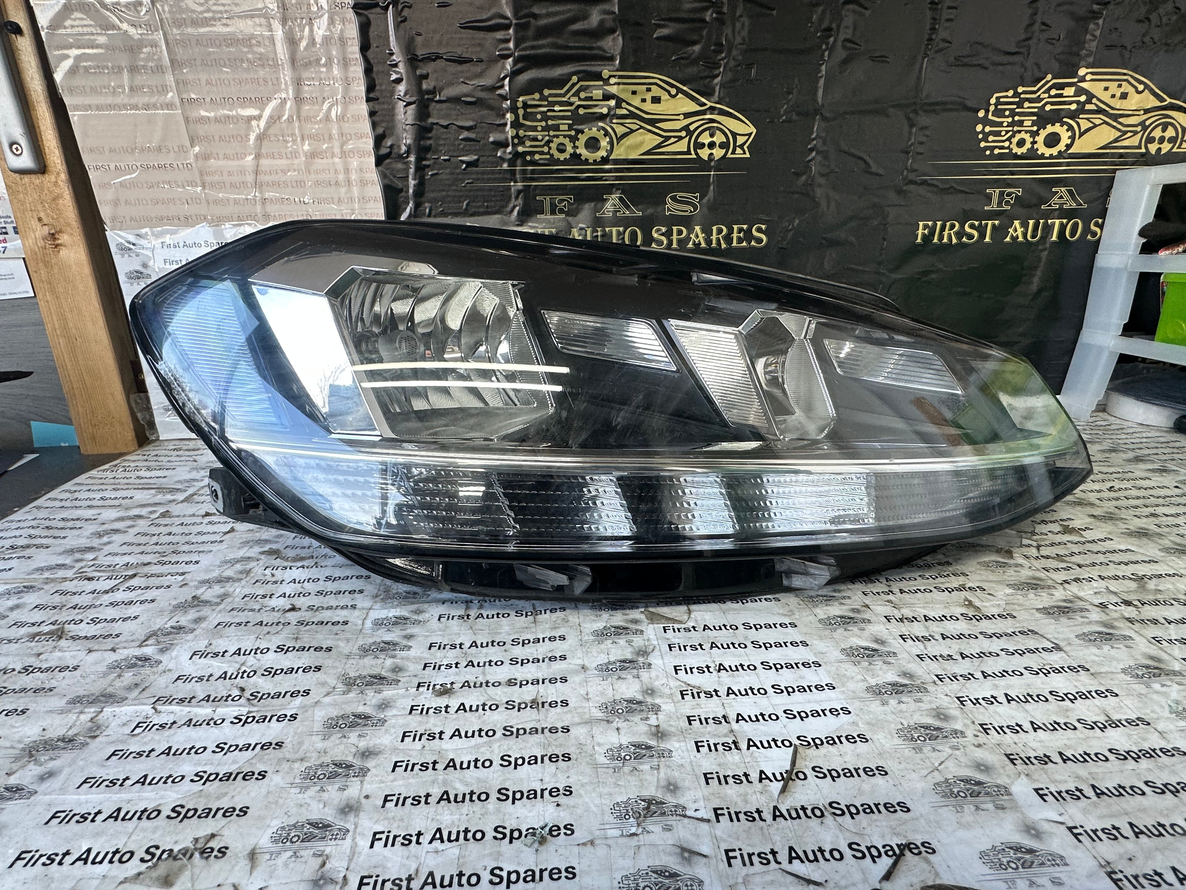Volkswagen Golf MK7.5 (2013–2017) Right O/S Driver’s Halogen Headlight