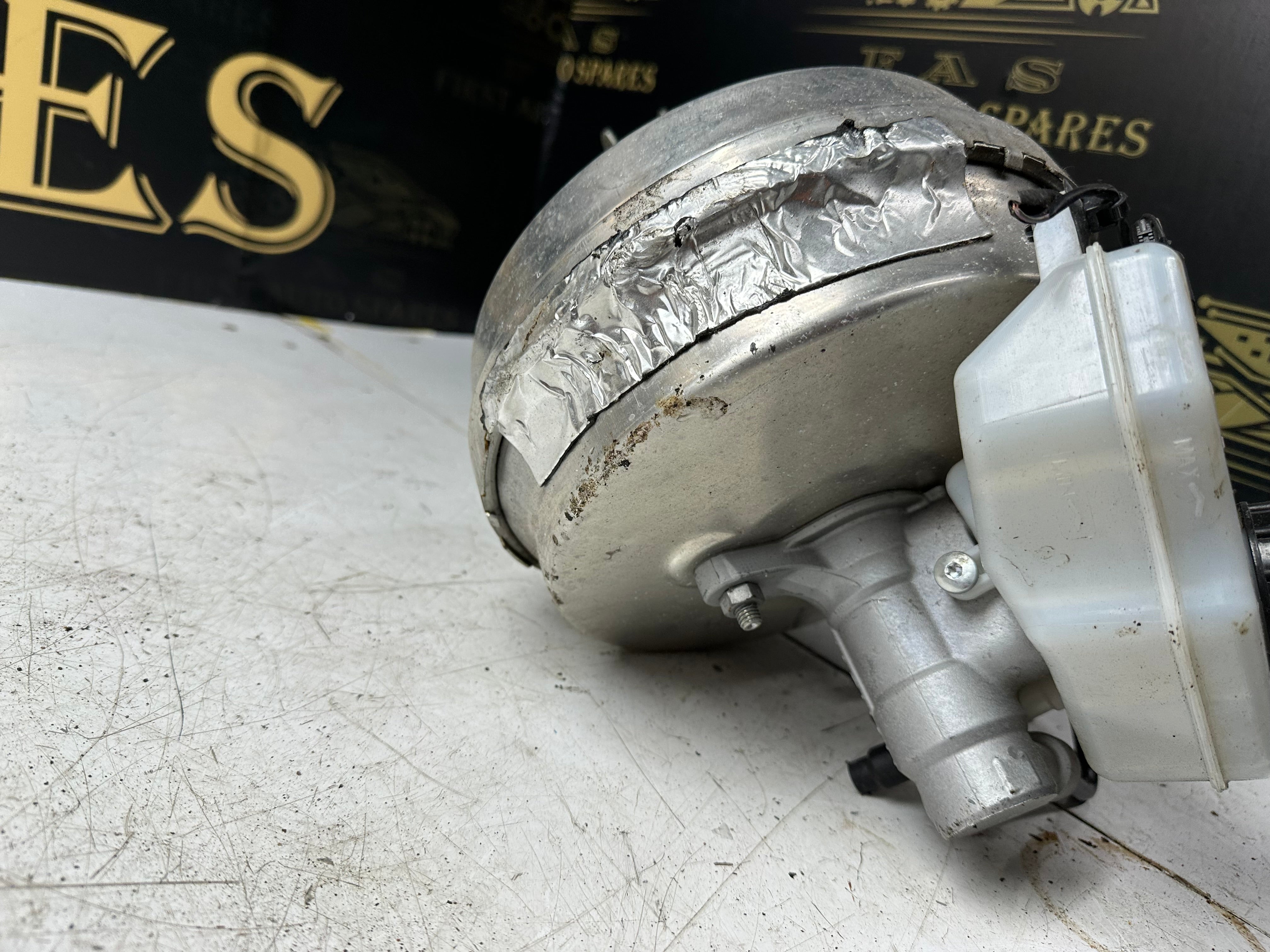 Jaguar XE 2014–2018 Brake Servo & Master Cylinder (GX73-2B195-BE)