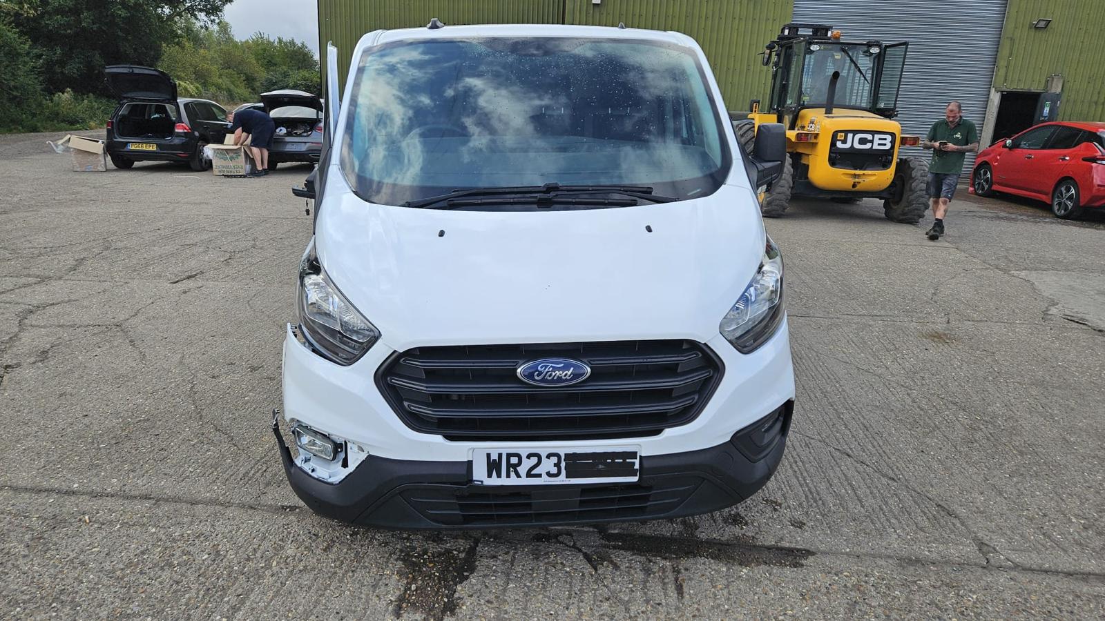 Ford Transit Custom 2023 for Parts - price is for the wheel nut ONLY (Breaking)