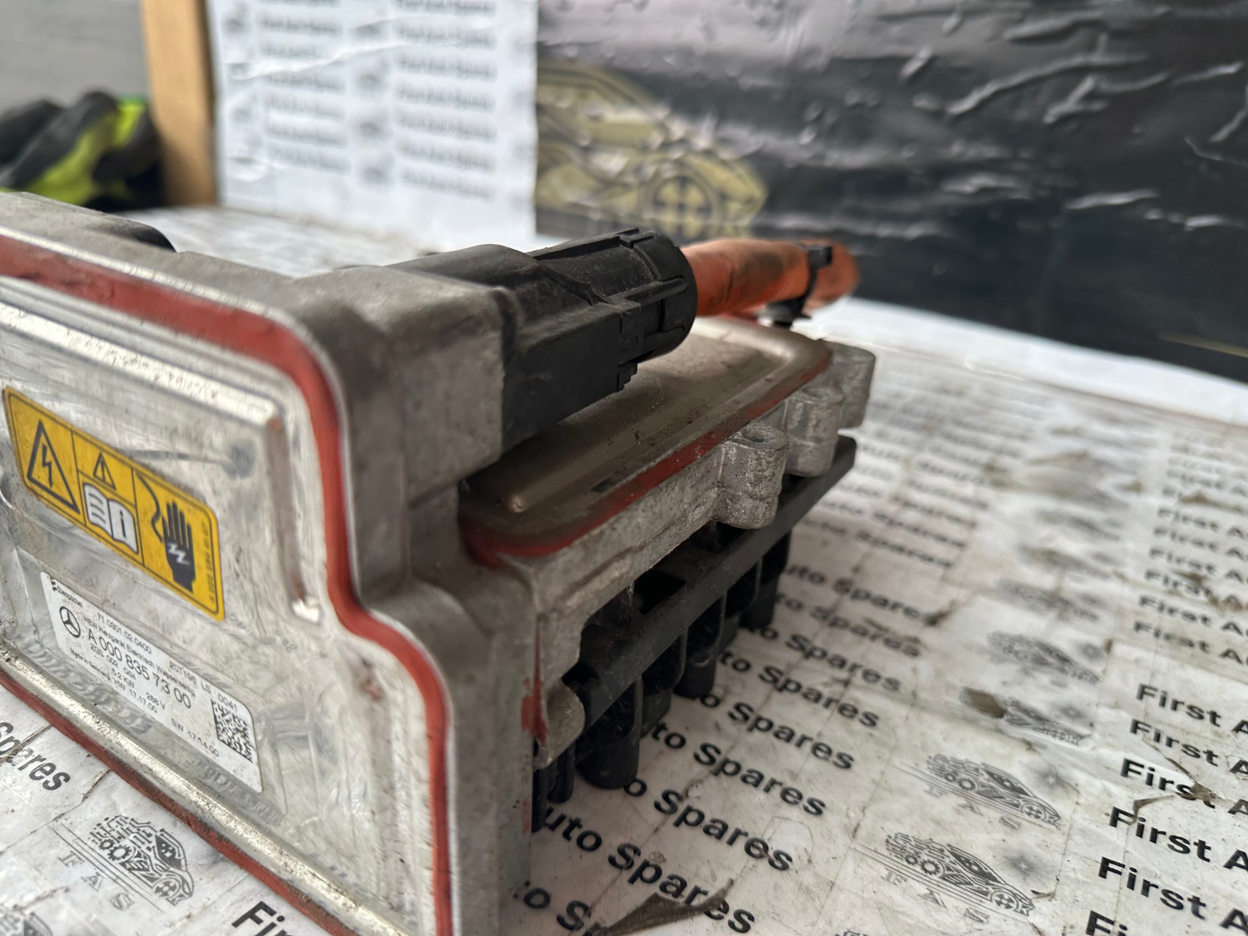 Mercedes-Benz Sprinter Electric Coolant Heater (A0008357300)