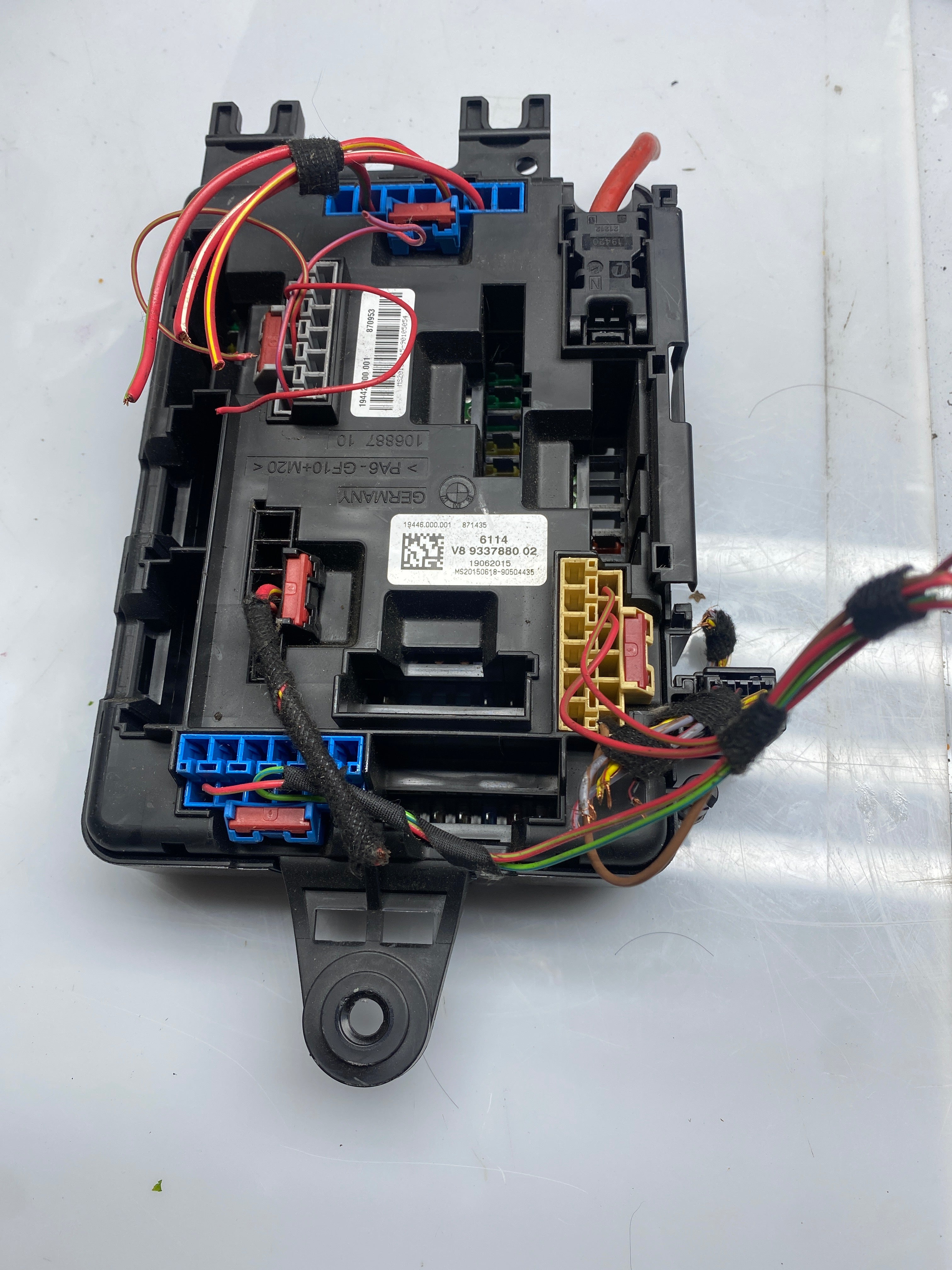 BMW F20/F22/F30 Rear Electric Fuse Box – 2011–2019 (9337880)