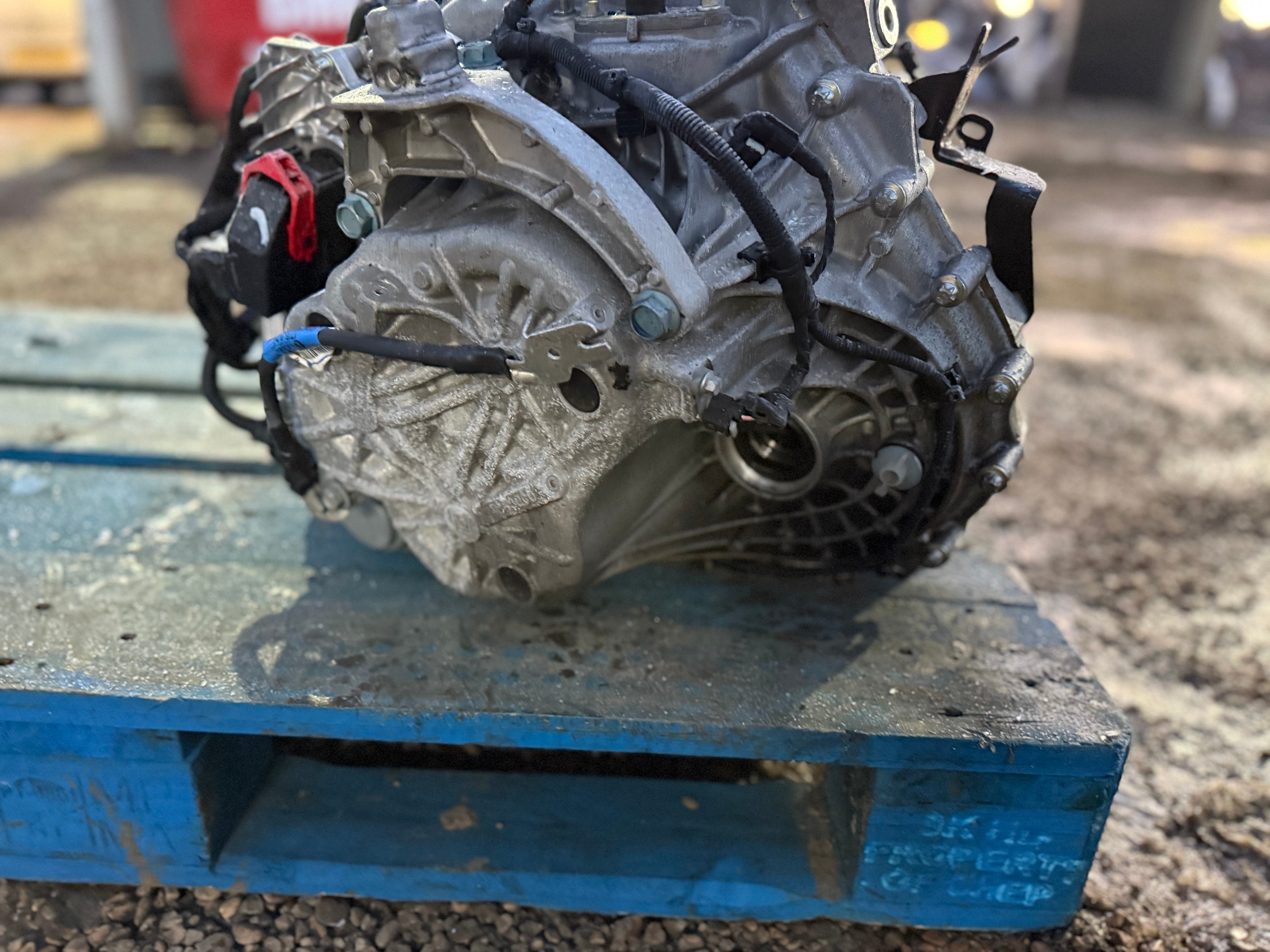 Nissan Juke F16 Petrol Automatic Gearbox (320105590R)