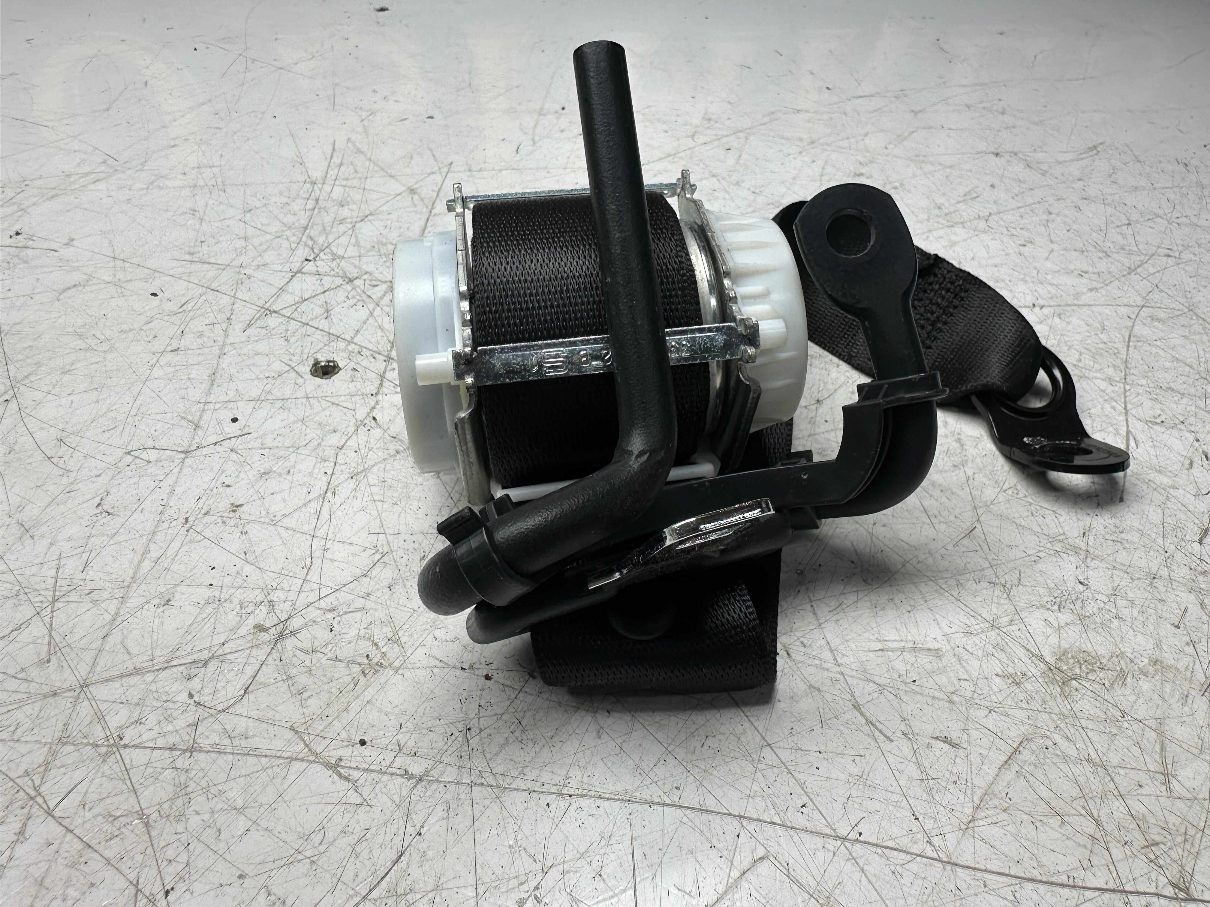 BMW i3 I01 2018-22 LCI Seat Belt Driver Rear Right Side Black (34128955D)