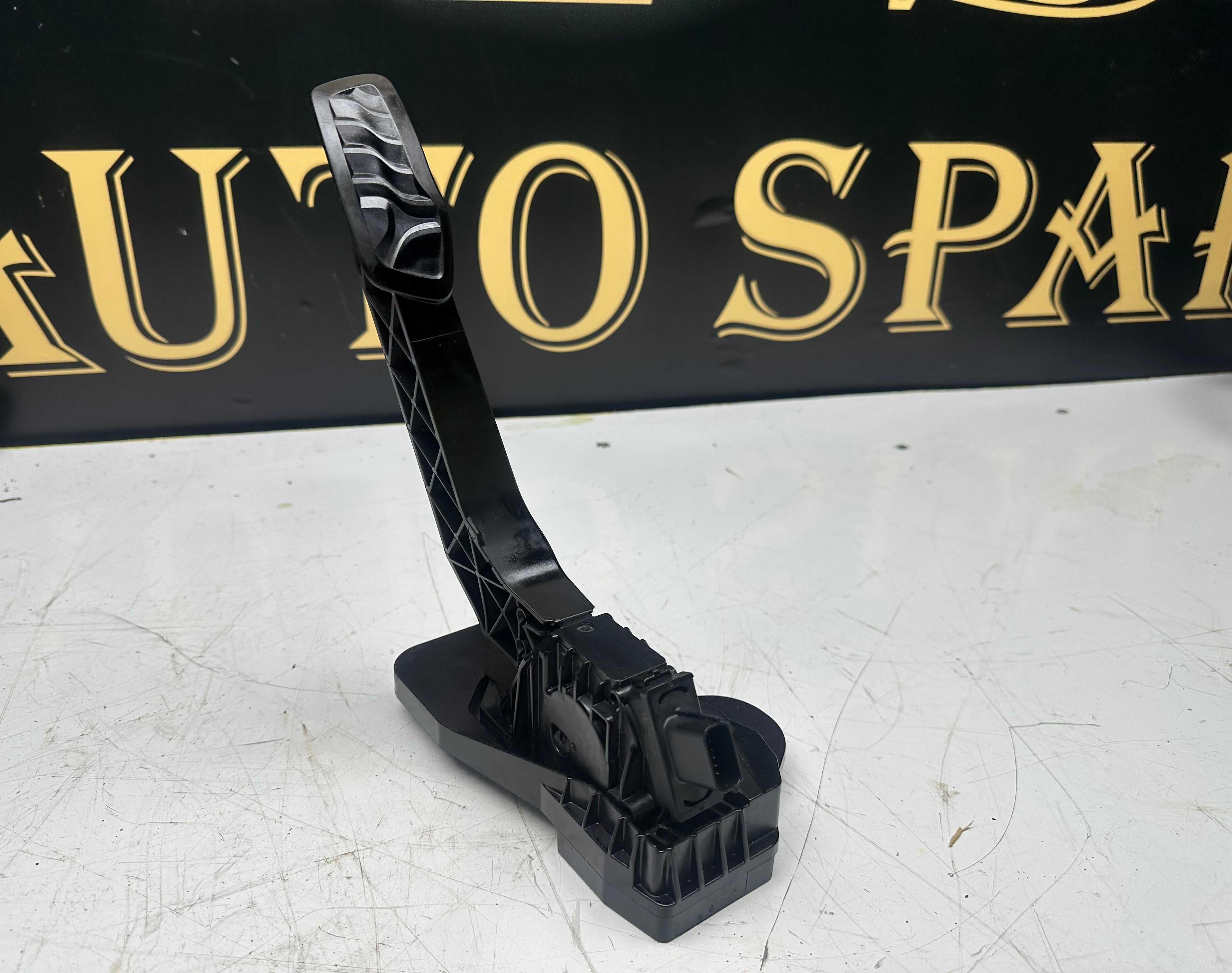 Ford Transit Accelerator Pedal (KK319F836-AB) (6PV935.195-00)