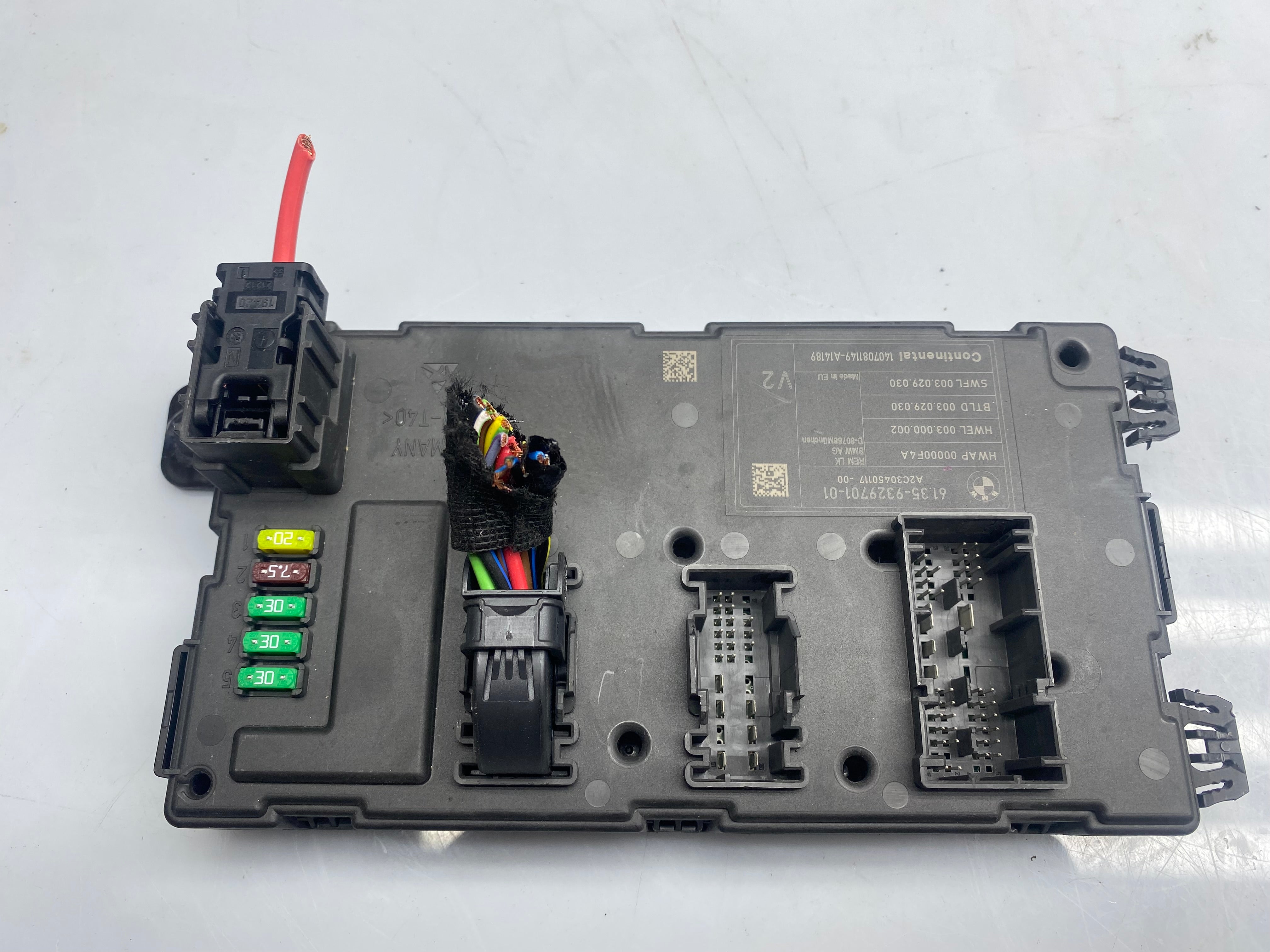 BMW 3 Series Rear Power Distribution Fuse Box (9329701-01) – 2012–2019