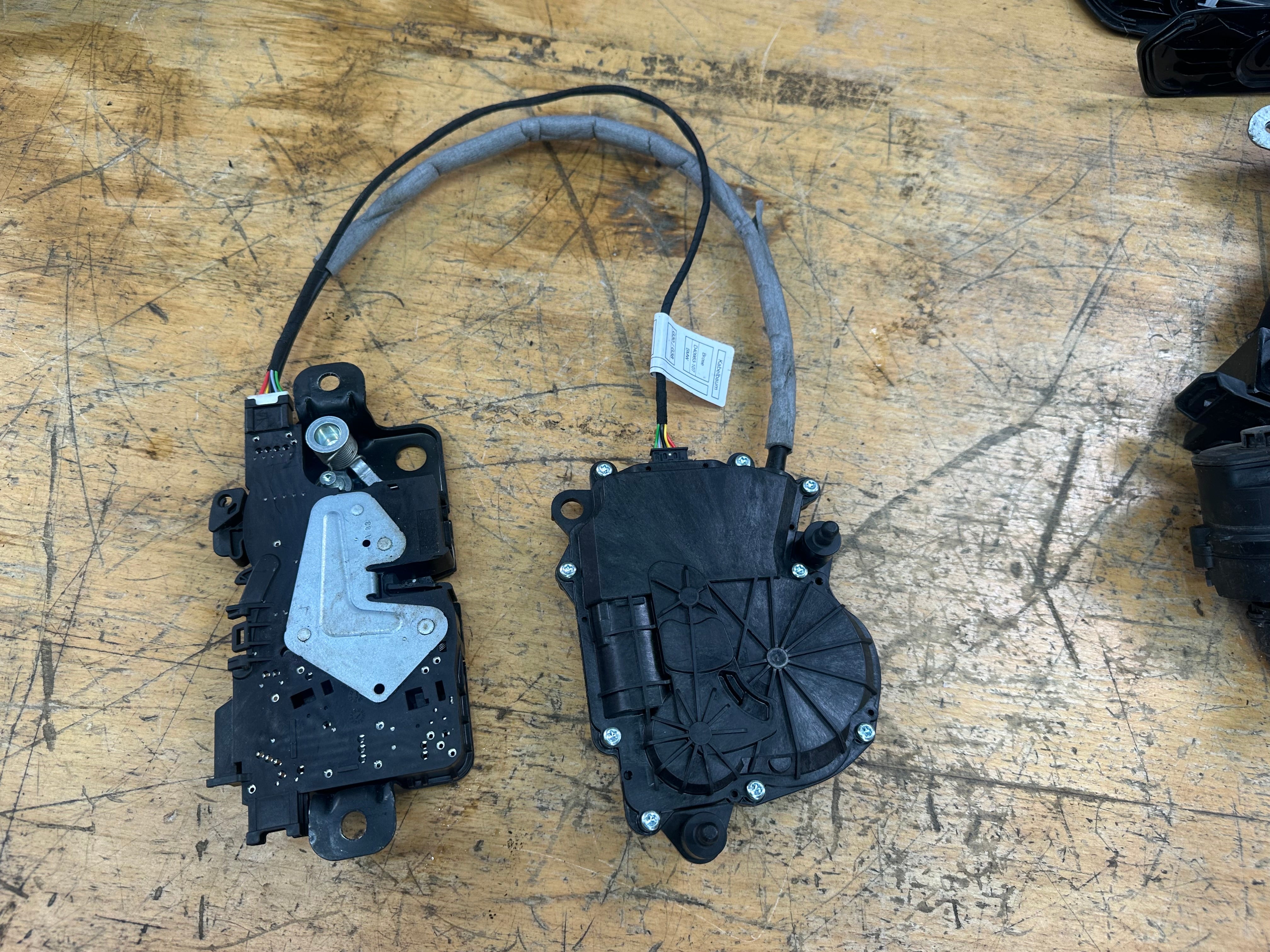 BMW 5 G30 G38 2019 Tailgate Trunk Boot Lock Catch Latch (738356111) (735711219)