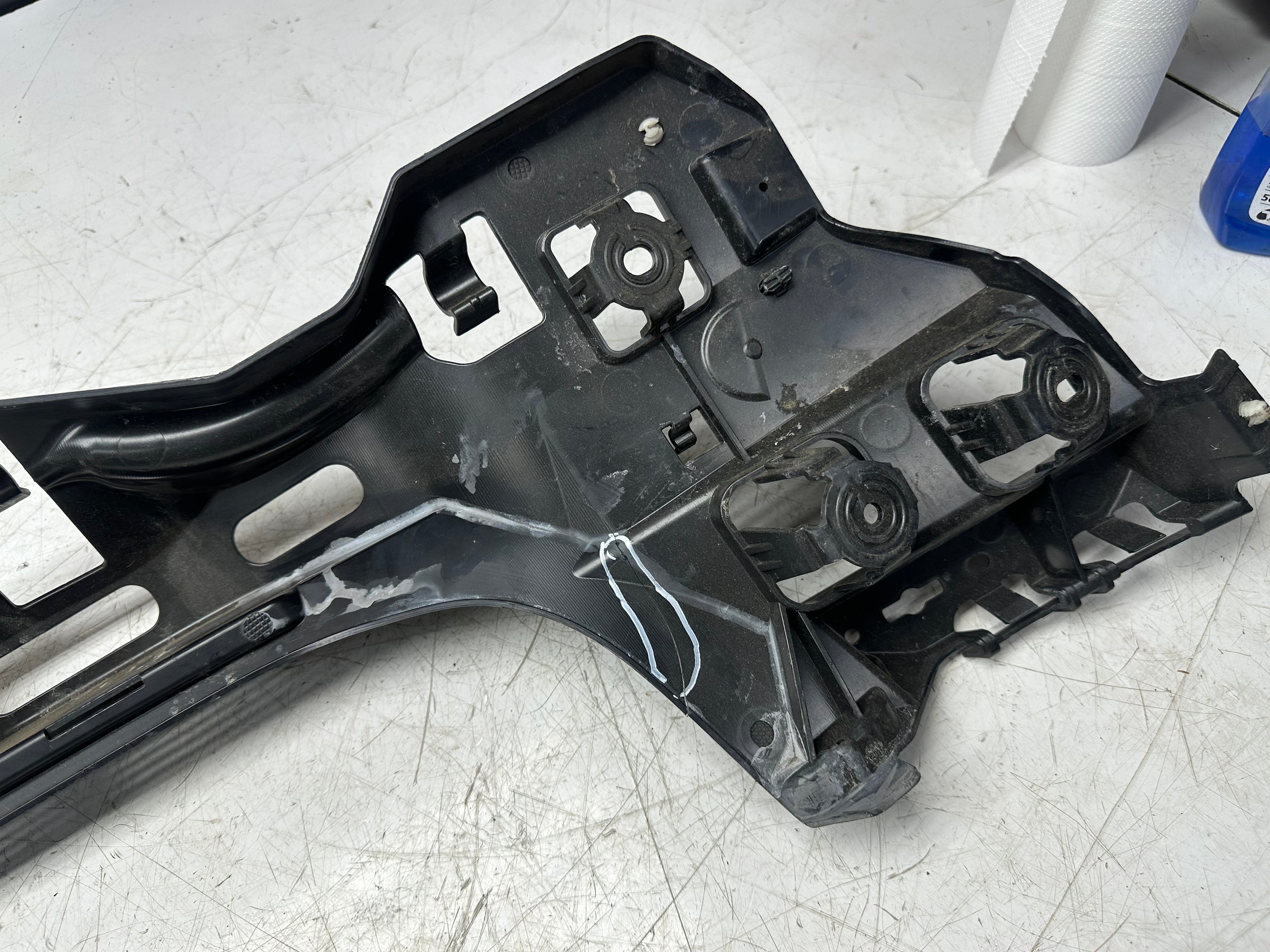 BMW 3 Series G20 2019-20 Rear Bumper Right Fitting Bracket (51 12 7 469 364)