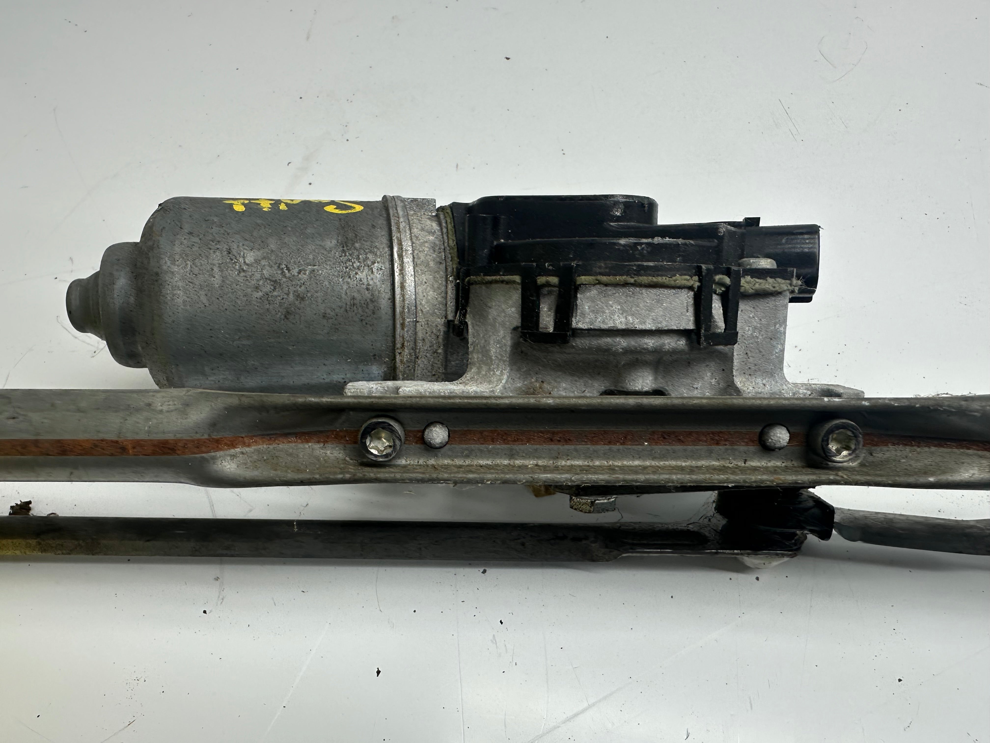 Suzuki Swift SG Front Wiper Motor & Linkage (38110-68L10)