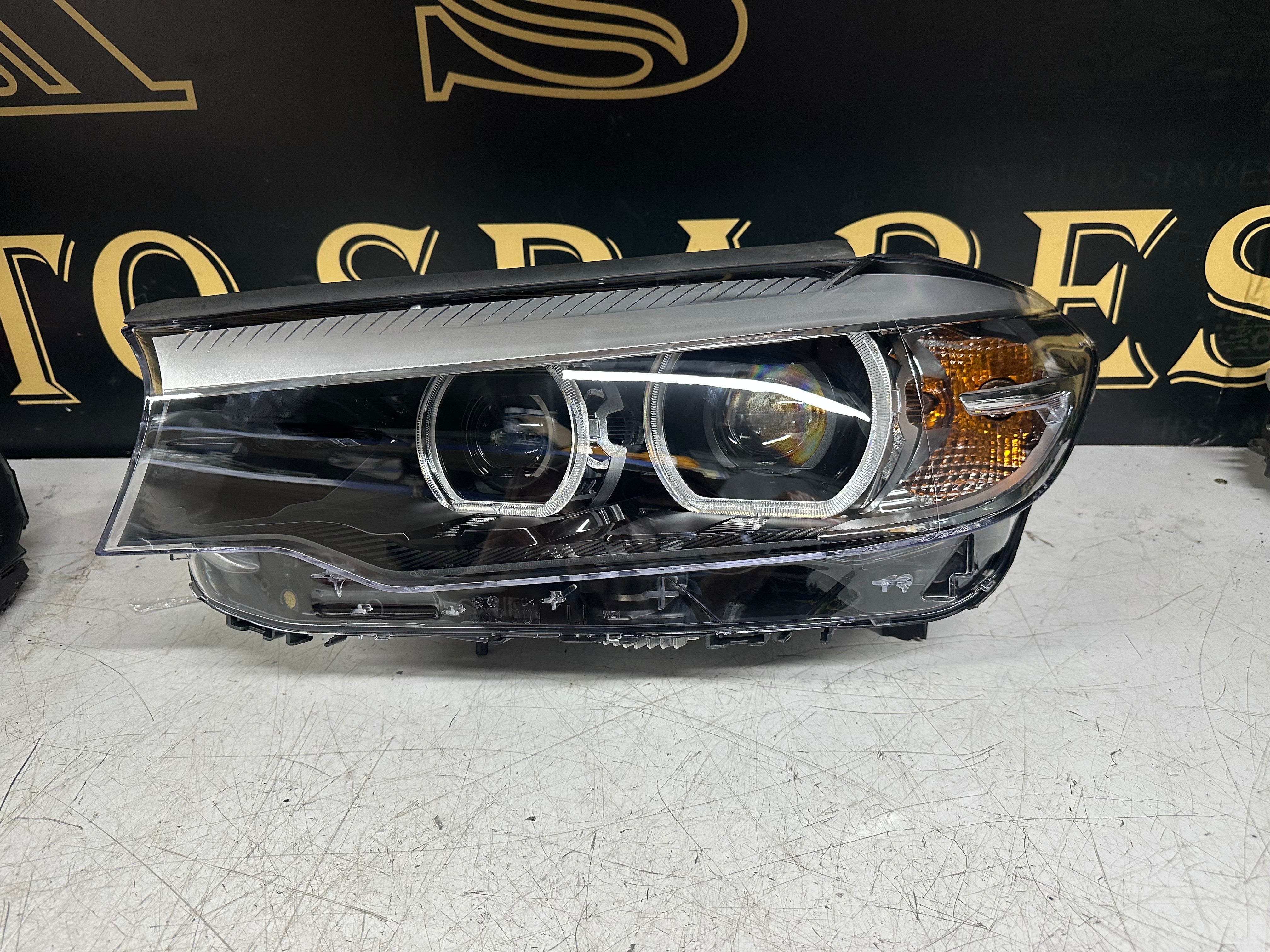 BMW 5 Series G30 G31 540i / M5 Left LED Headlight 8499113 – 2017–2020