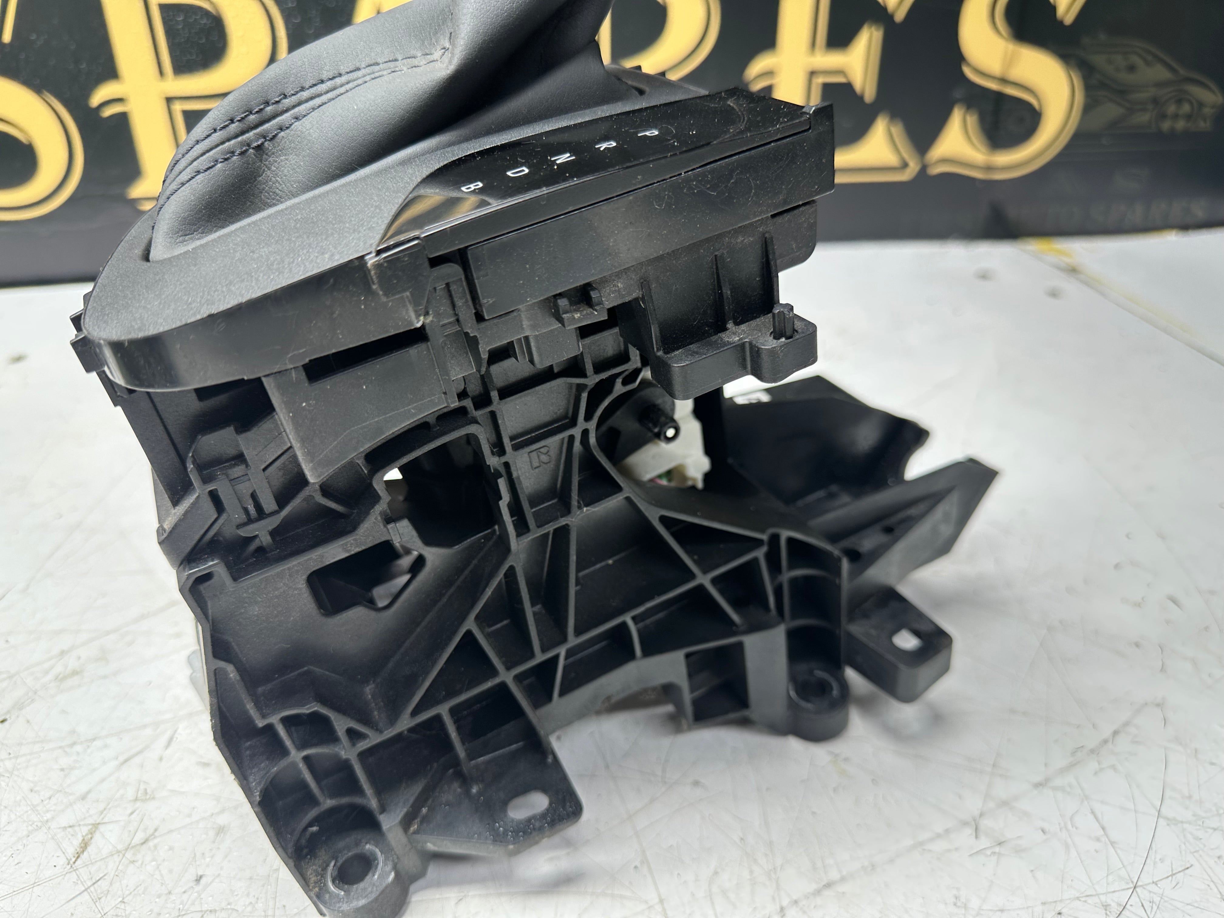 Toyota Yaris 2022 Automatic Gear Selector |(75G591-RHD)