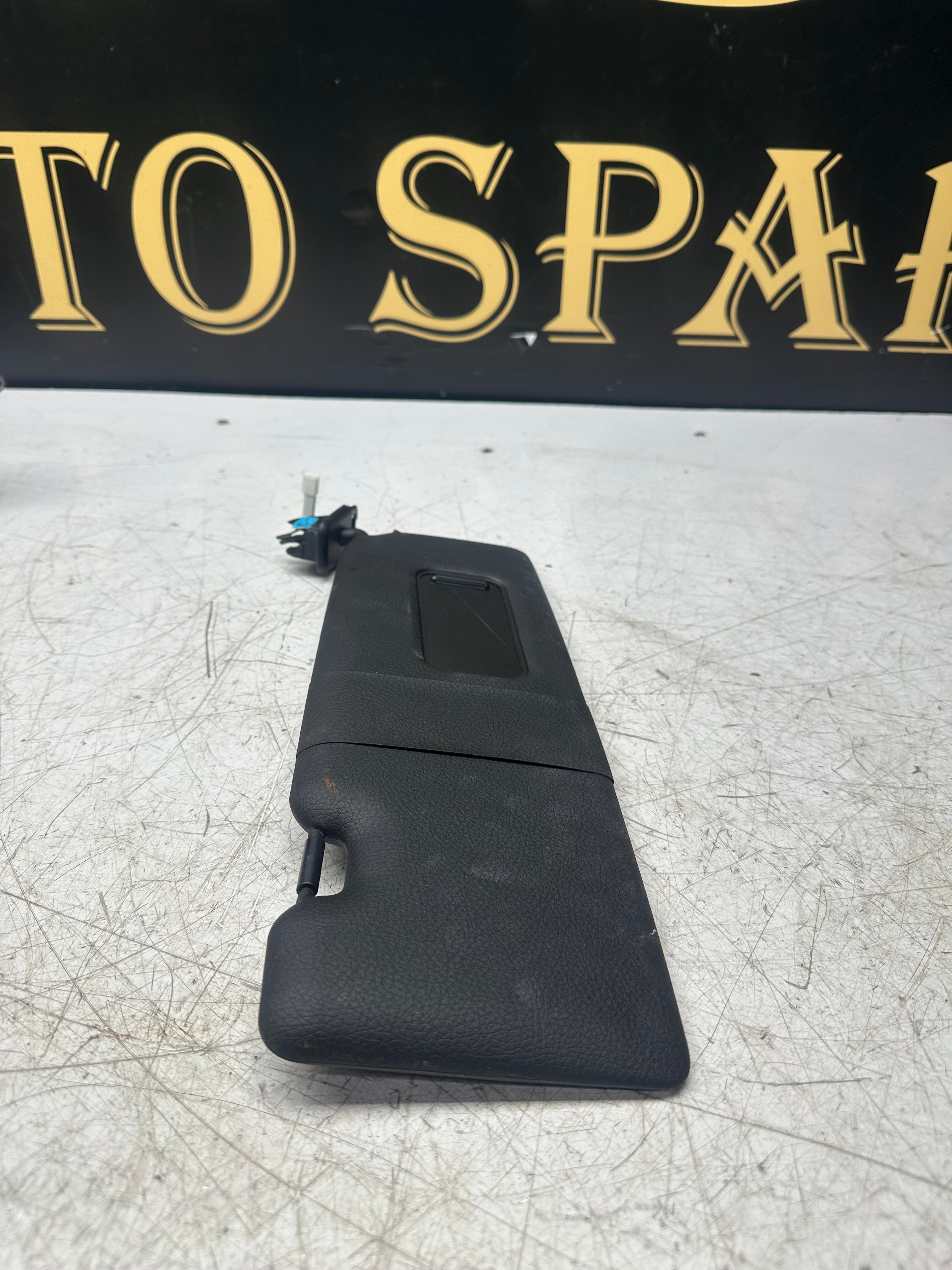 BMW 1 Series F20 / F21 Sun Visor – Right Side (2011–2019)(7319158)
