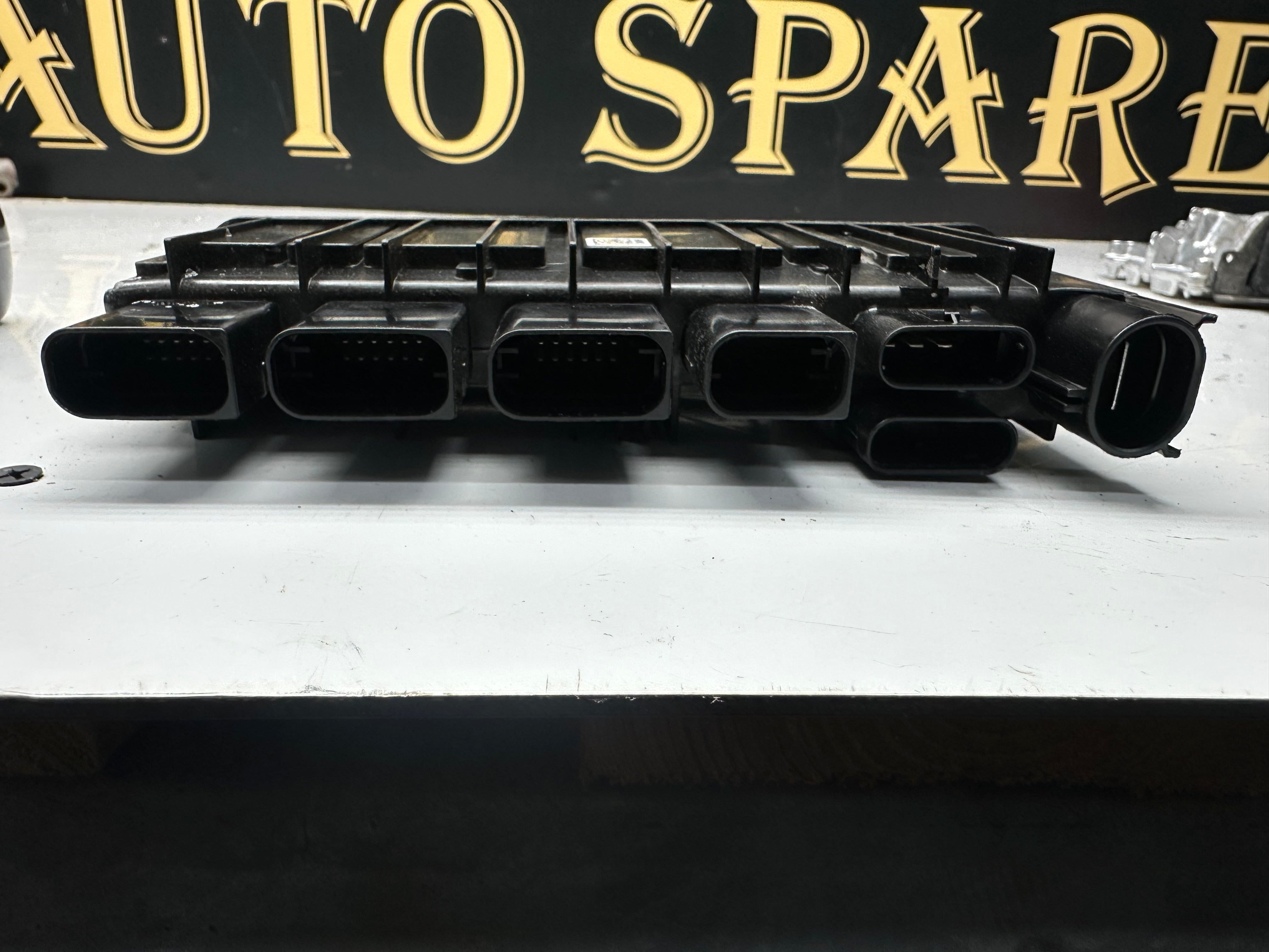 BMW 740i / 330e Integrated Power Control Unit 2.0 Hybrid Petrol M Sport 2016–2018 (8638551-04) (185767 10)