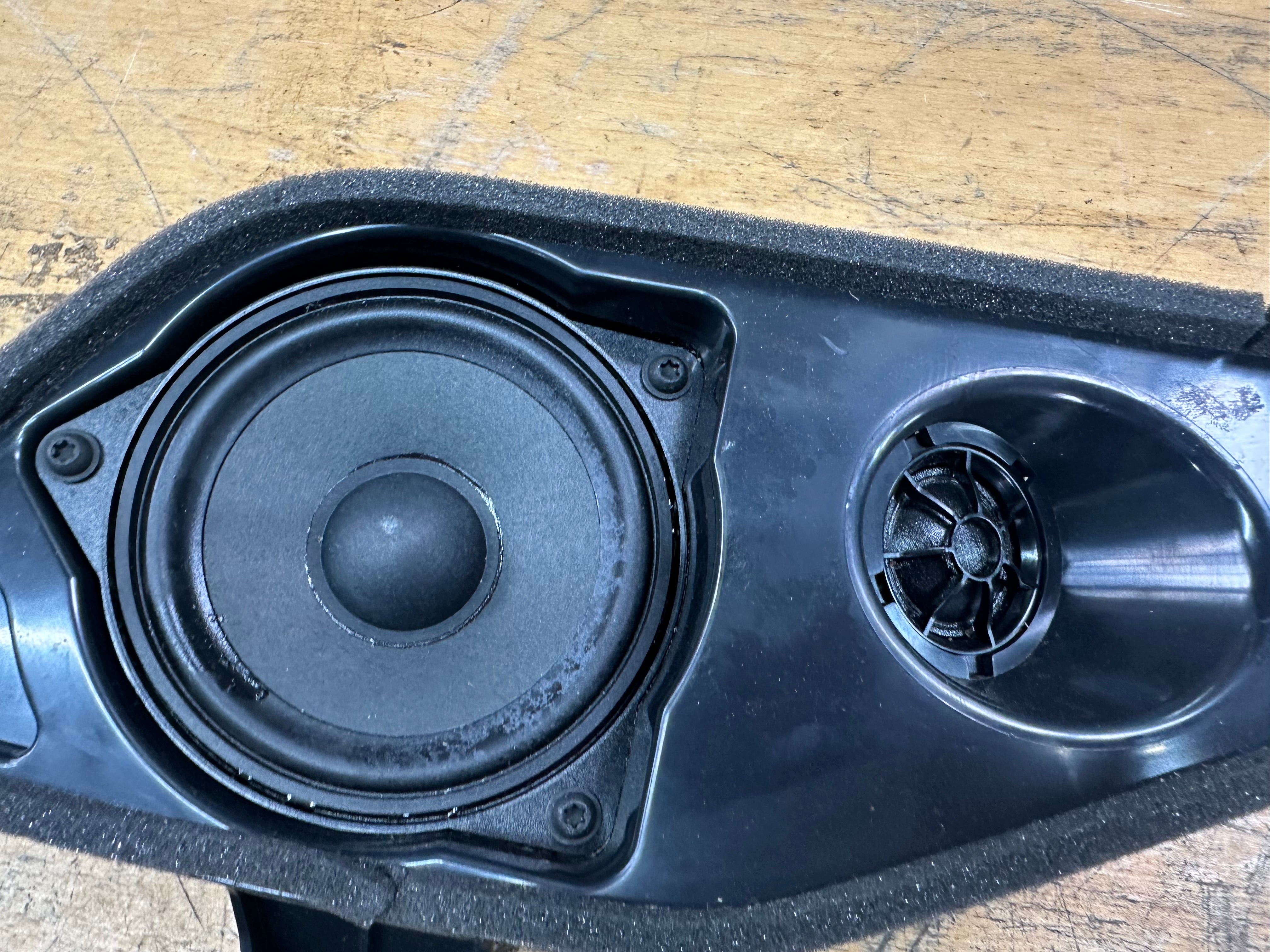 BMW X5 G05 2019 Rear Right Door Speaker (2622517) (6809632) (2622520)