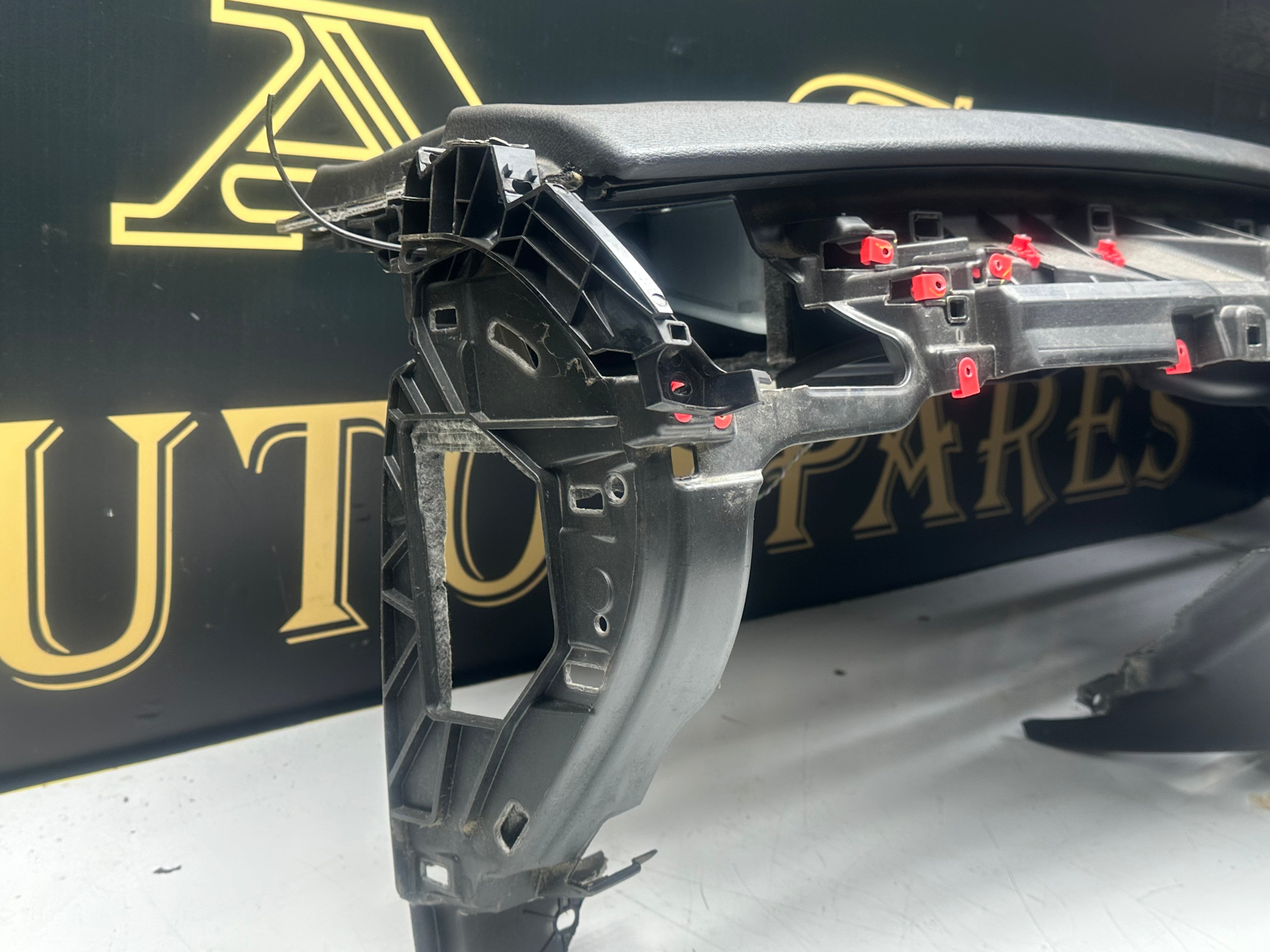 BMW X5 F15/F16 Complete Dashboard with Passenger Airbag (1028651-7) (4037468)