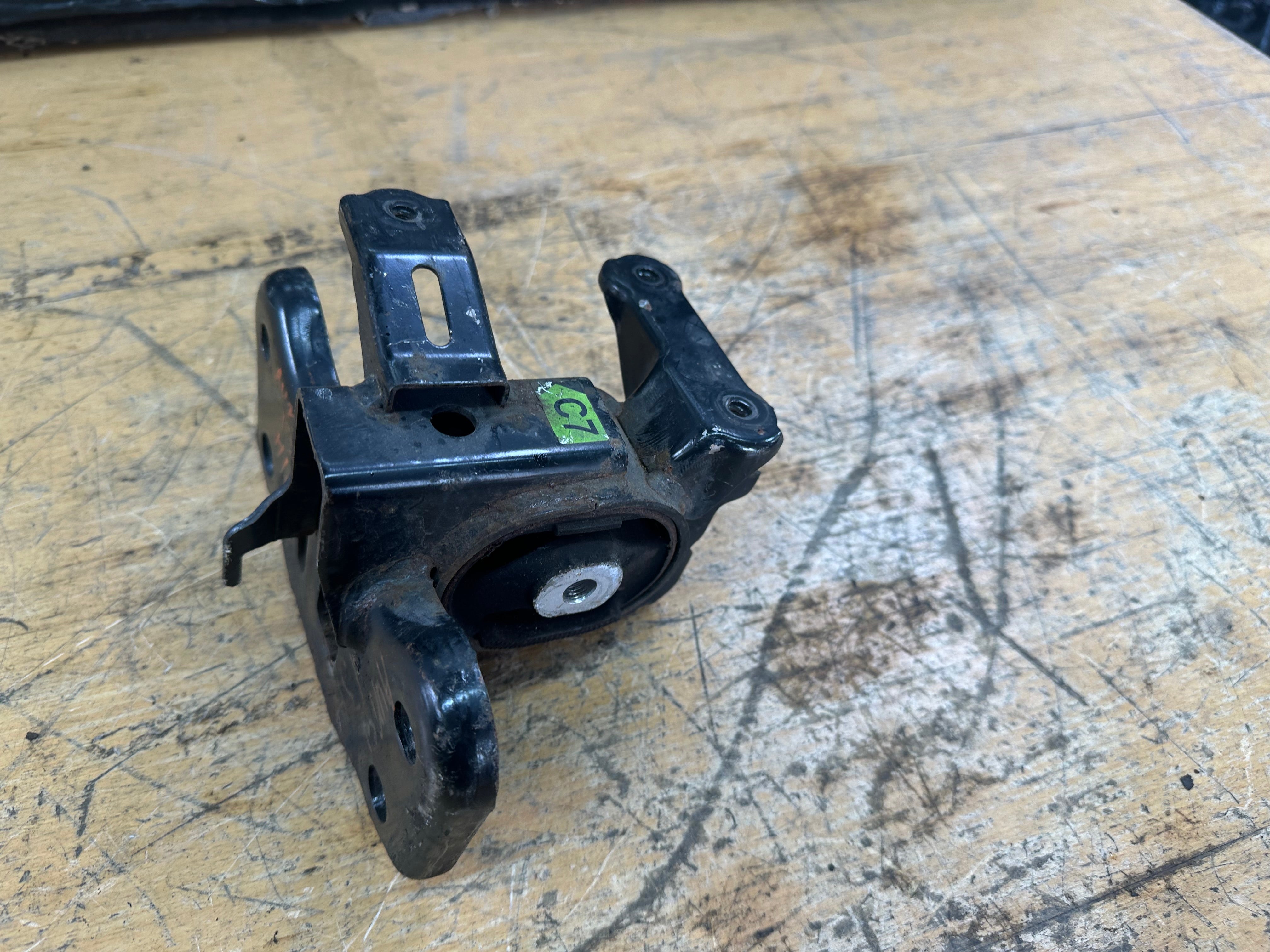 Toyota Auris E180 2007-2015 Mount Bracket