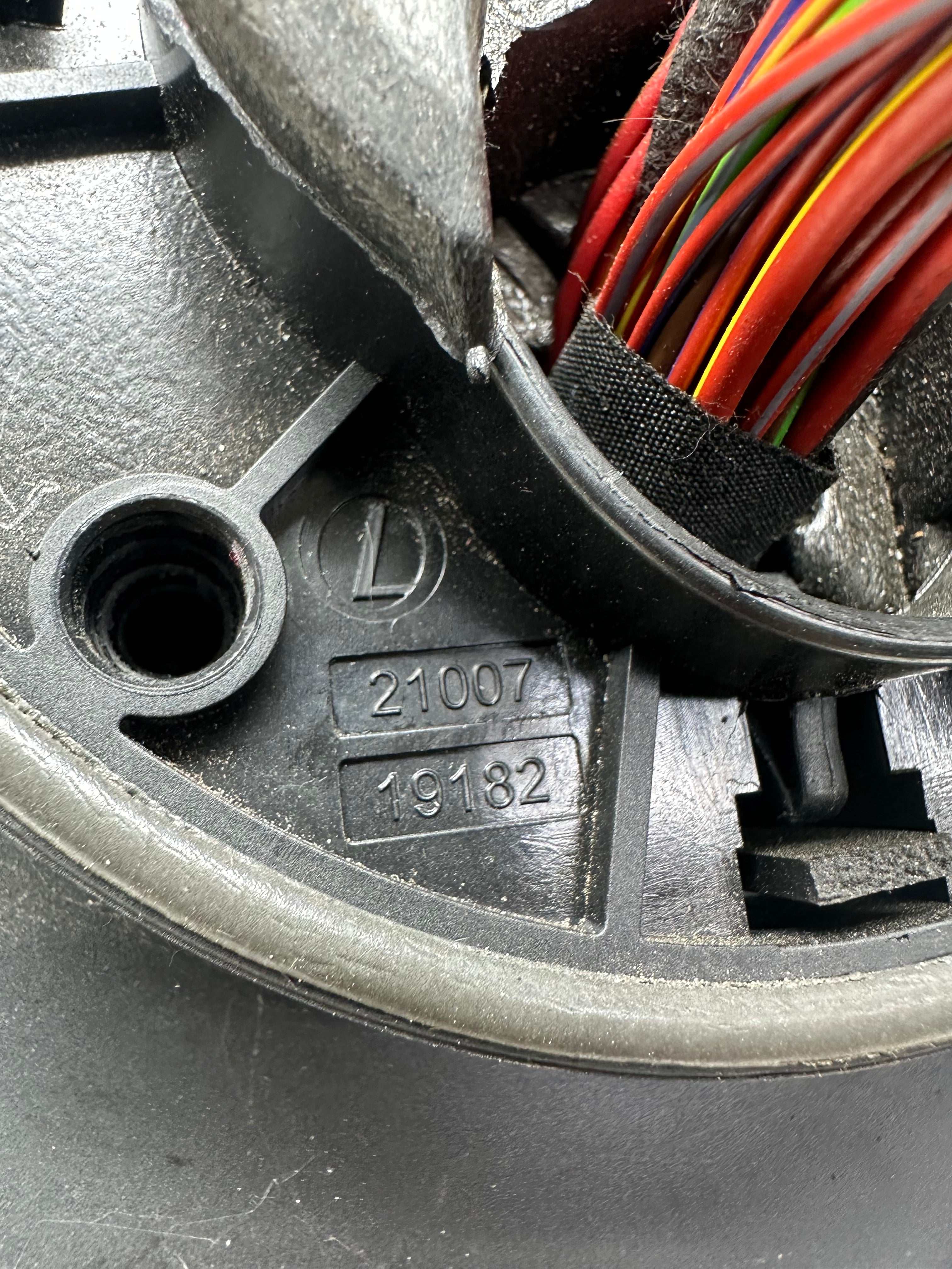 BMW F20/F30 Power Fuse Box Unit (2100719182)