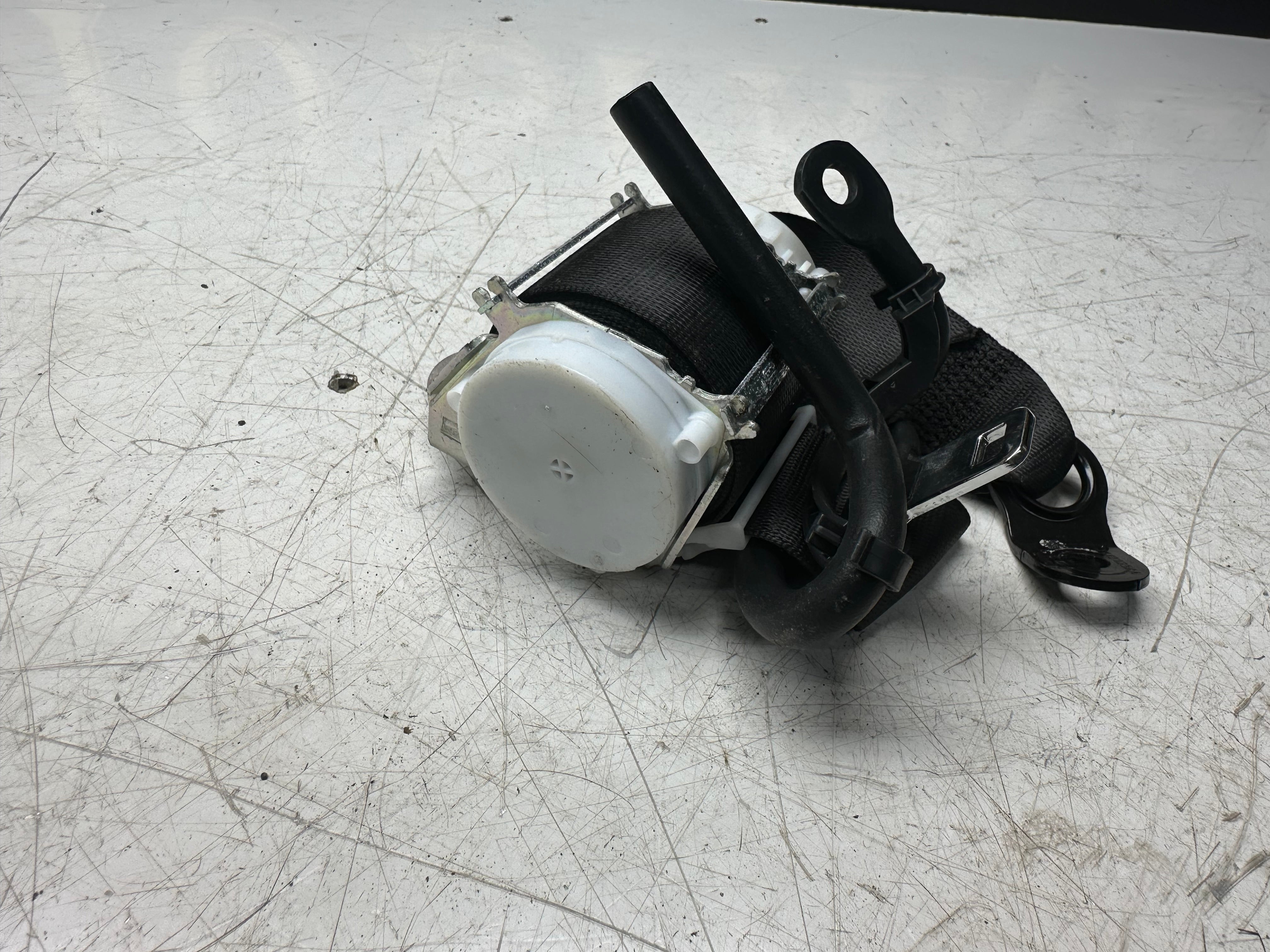 BMW i3 I01 2018-22 LCI Seat Belt Driver Rear Right Side Black (34128955D)