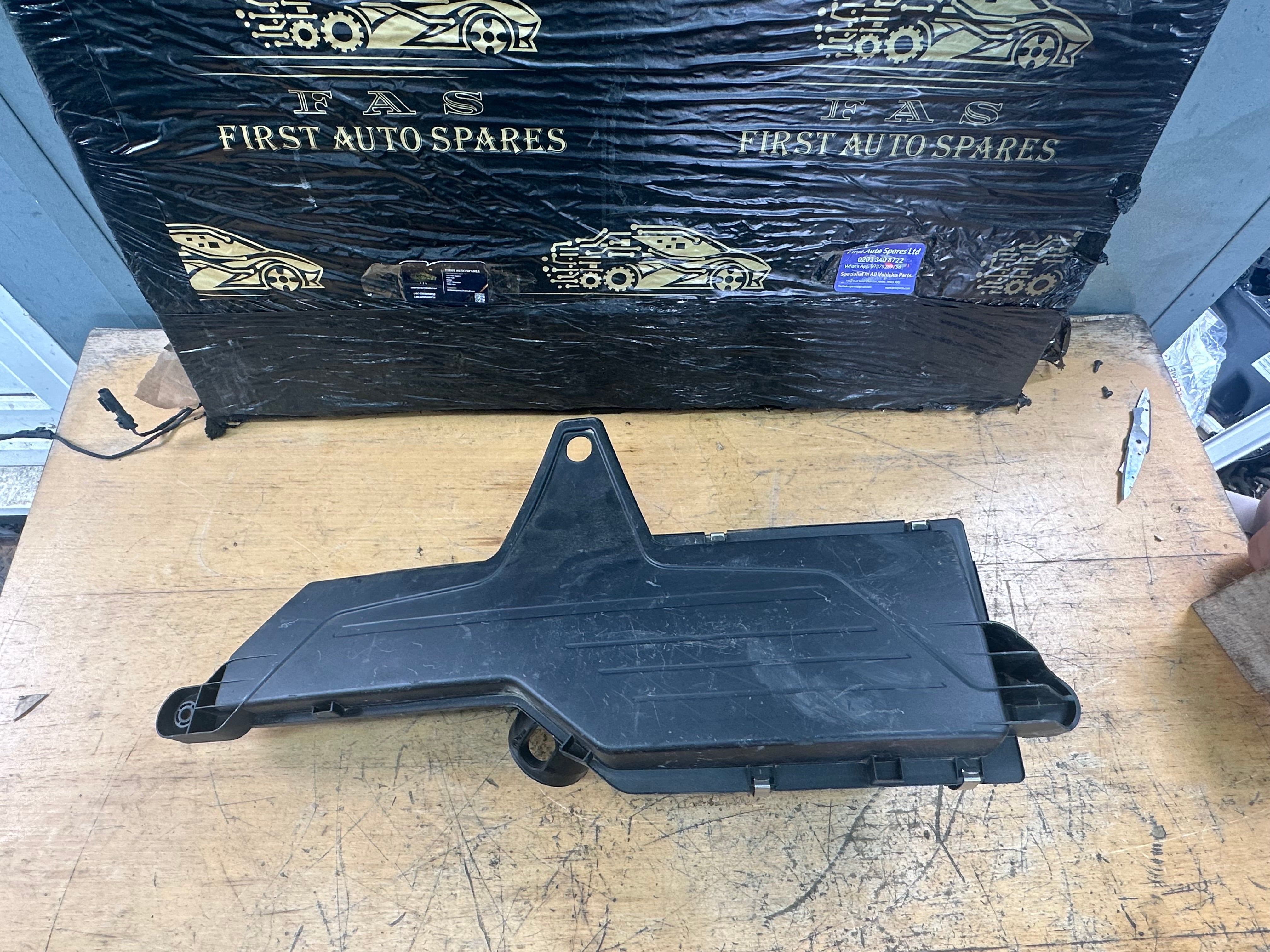 BMW 1 Series F20 2014 Diesel Air Filter Box (107378-10)
