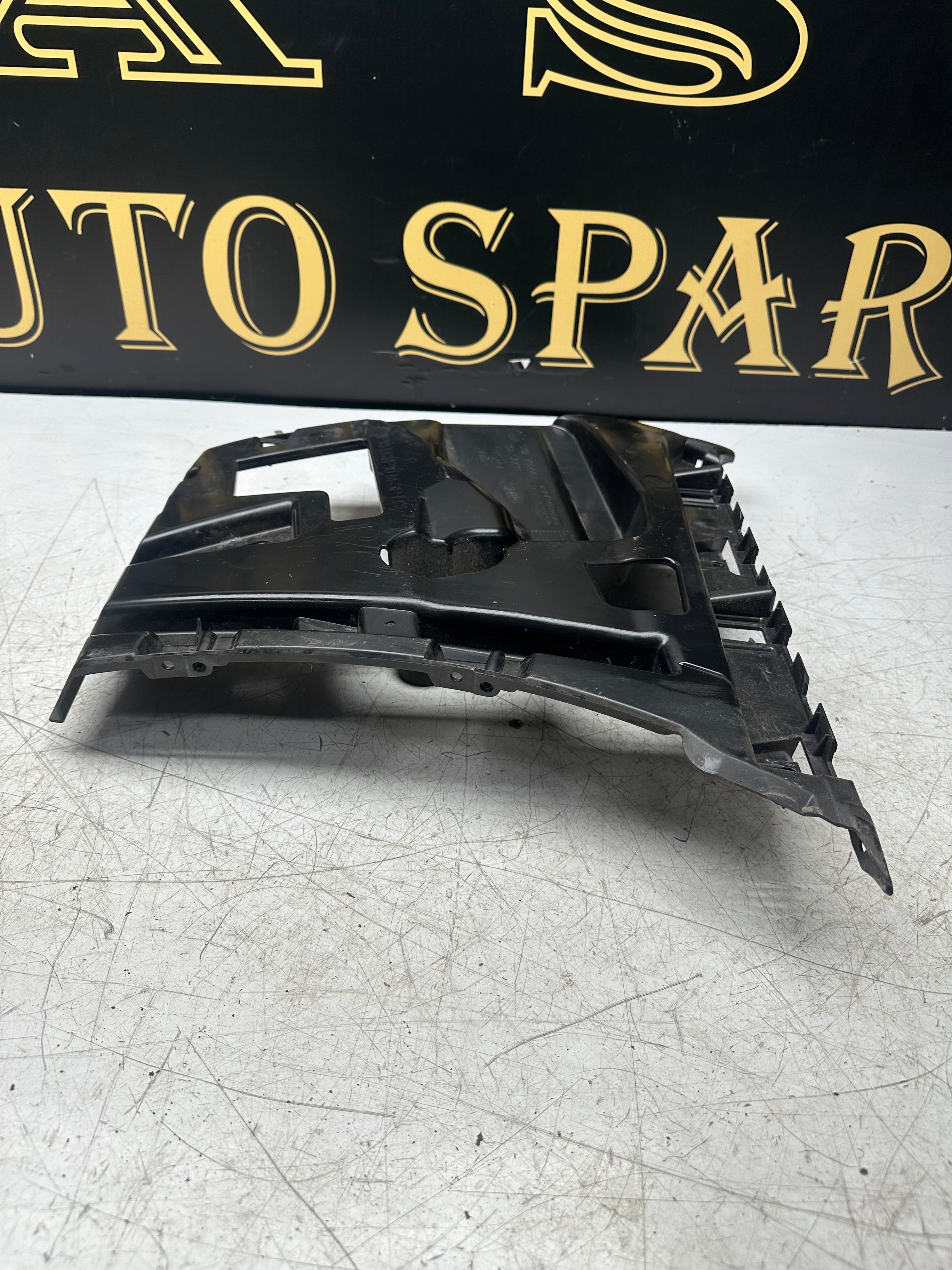 BMW 3 Series F30 Rear Right Bumper Guide (2011–2019)(51127384466)