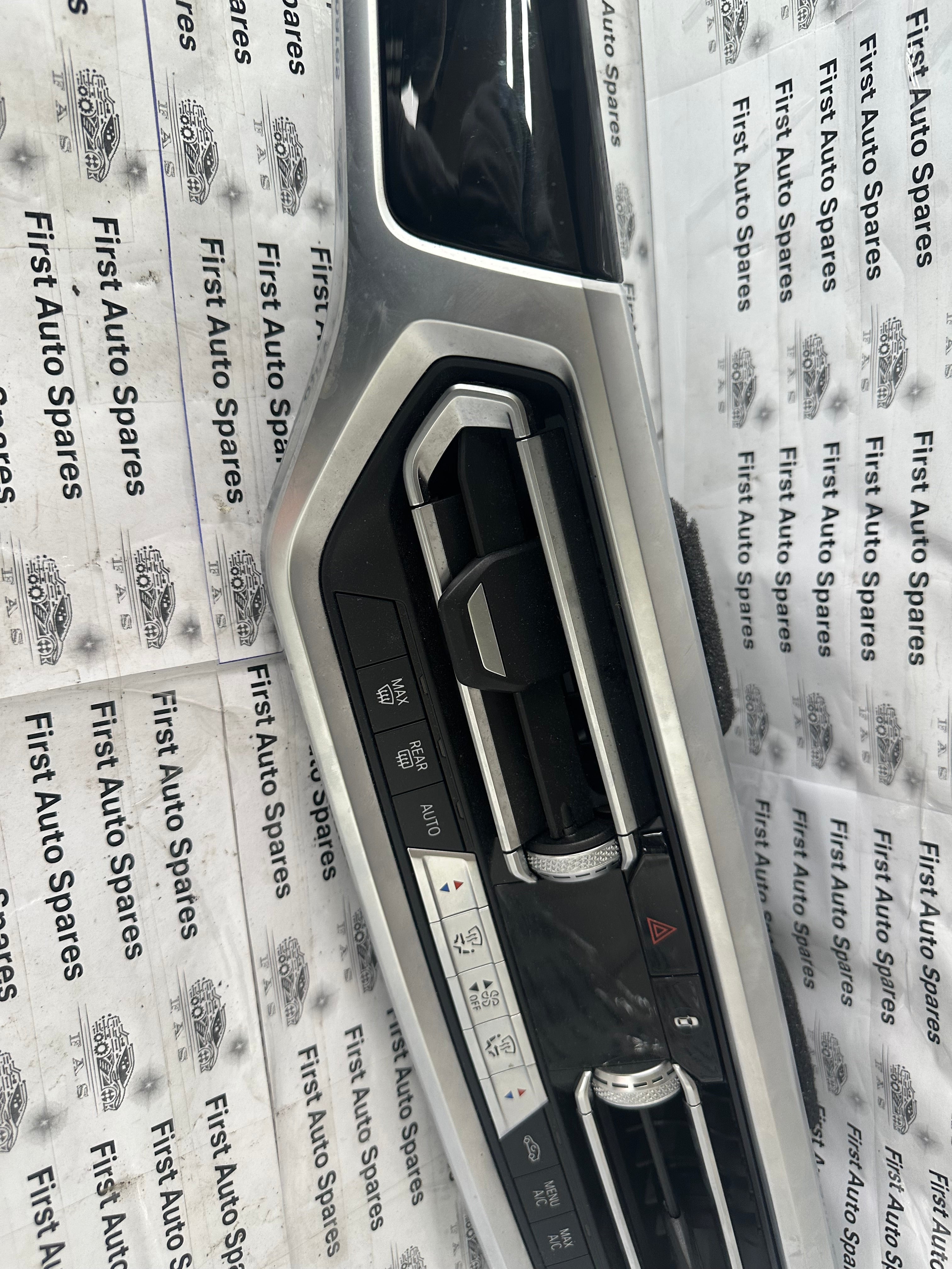 BMW 3 Series G21 Climate Control with Left Air Vent Grille (6848620, 4A0EDD1-02)