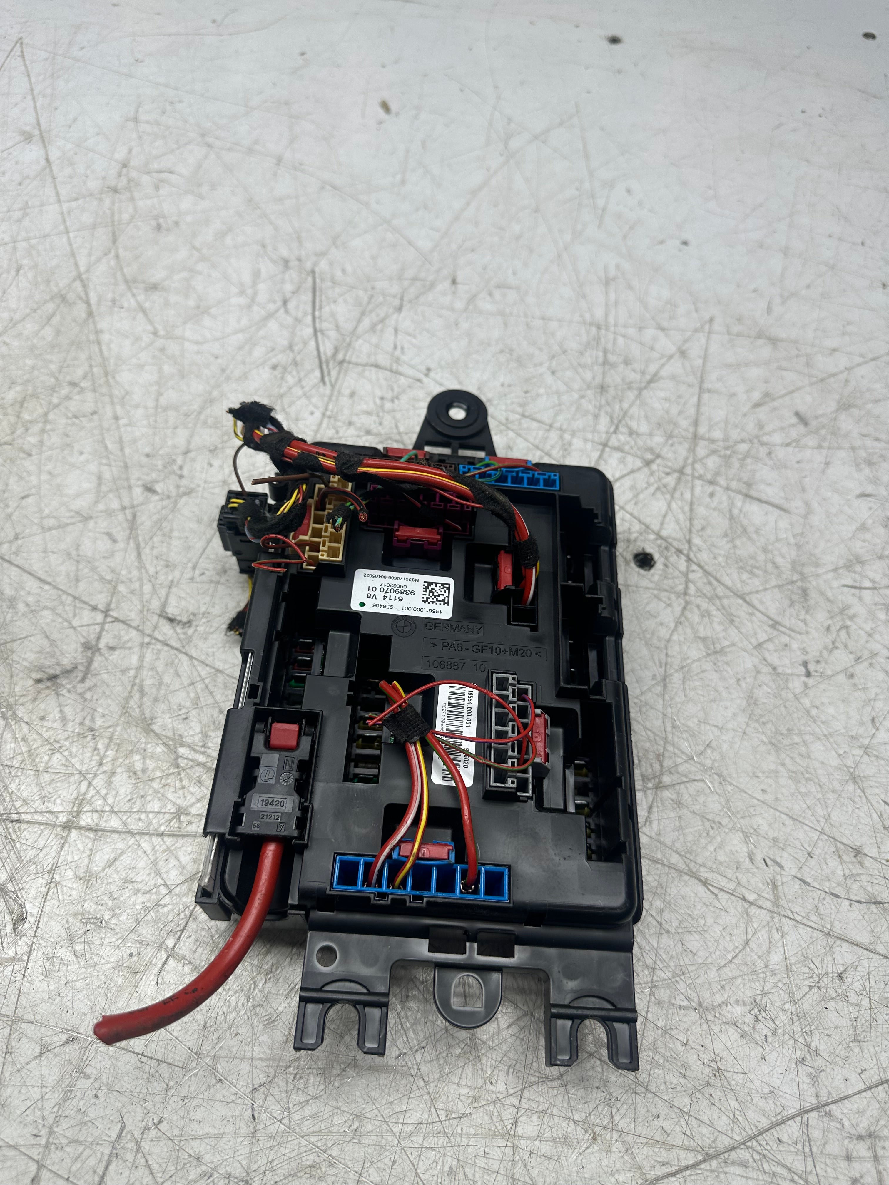 BMW 3 Series F30 LCI Fuse Box Module 9389070 – 2017–2019