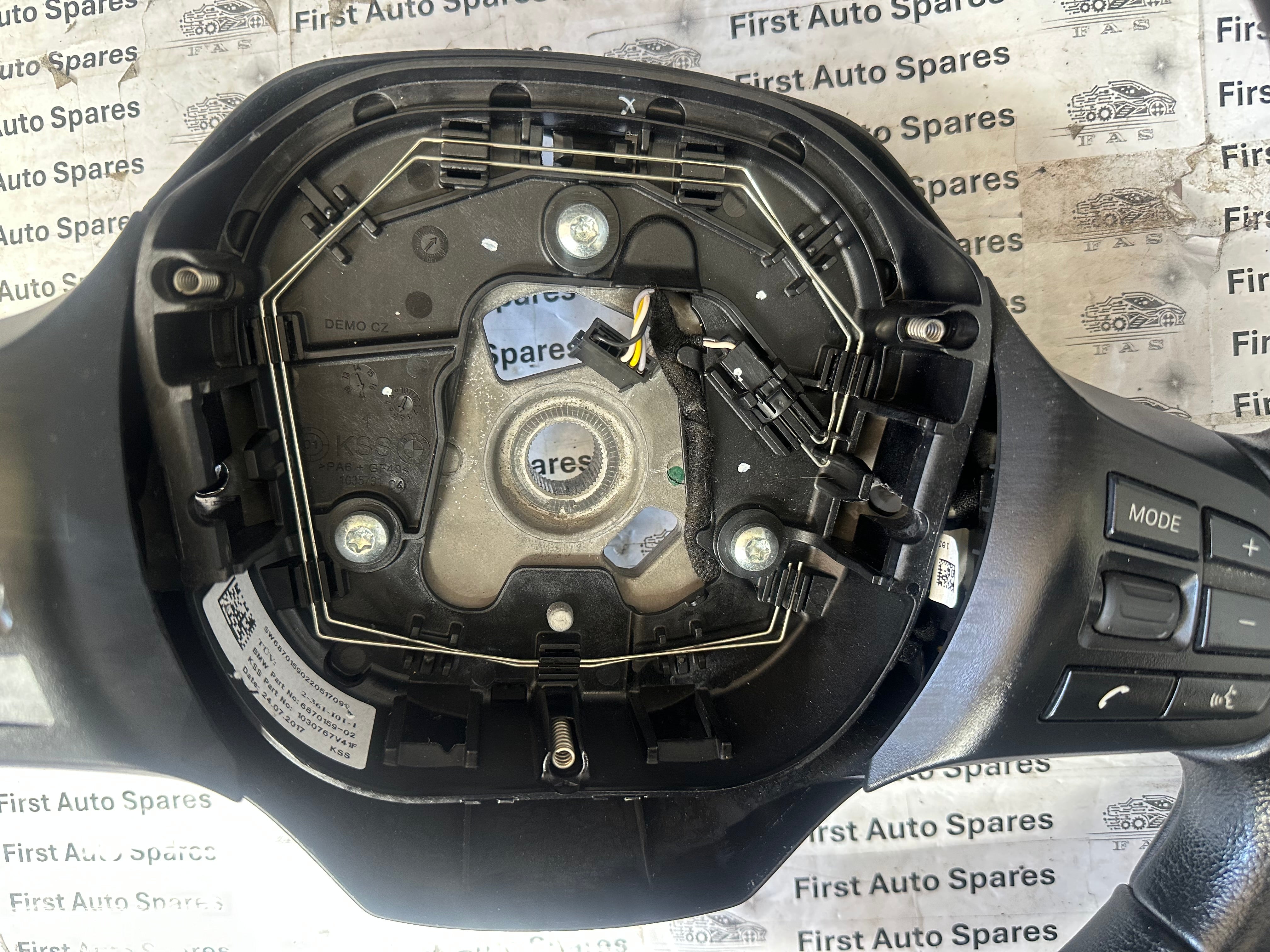 BMW i3 2018 Steering Wheel with Airbag (6870159-02) (DVV5622)