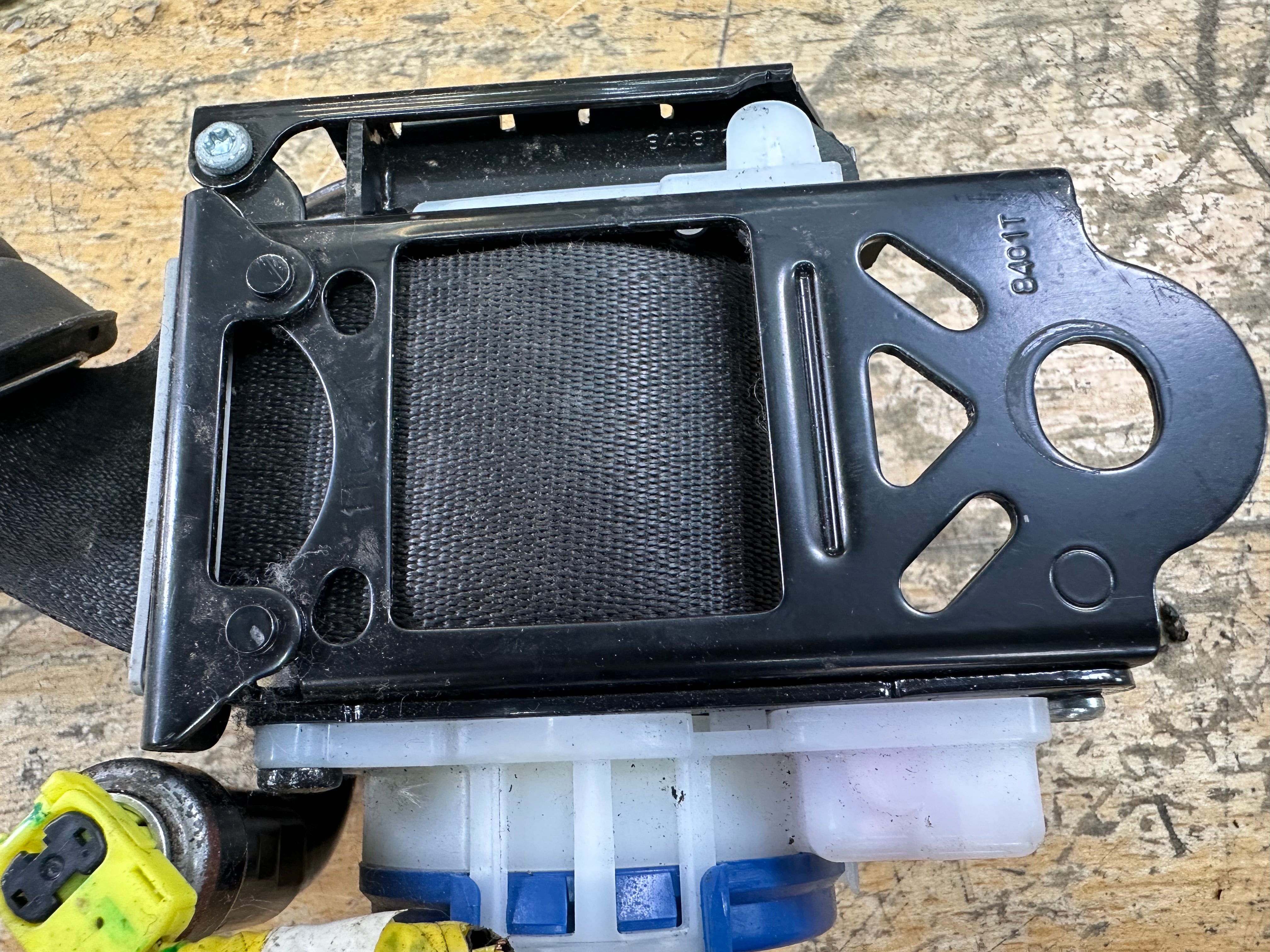 Toyota C-HR 2017-2023 Front Right Driver Side Seat Belt (73210-F4010) (1097376-AA)