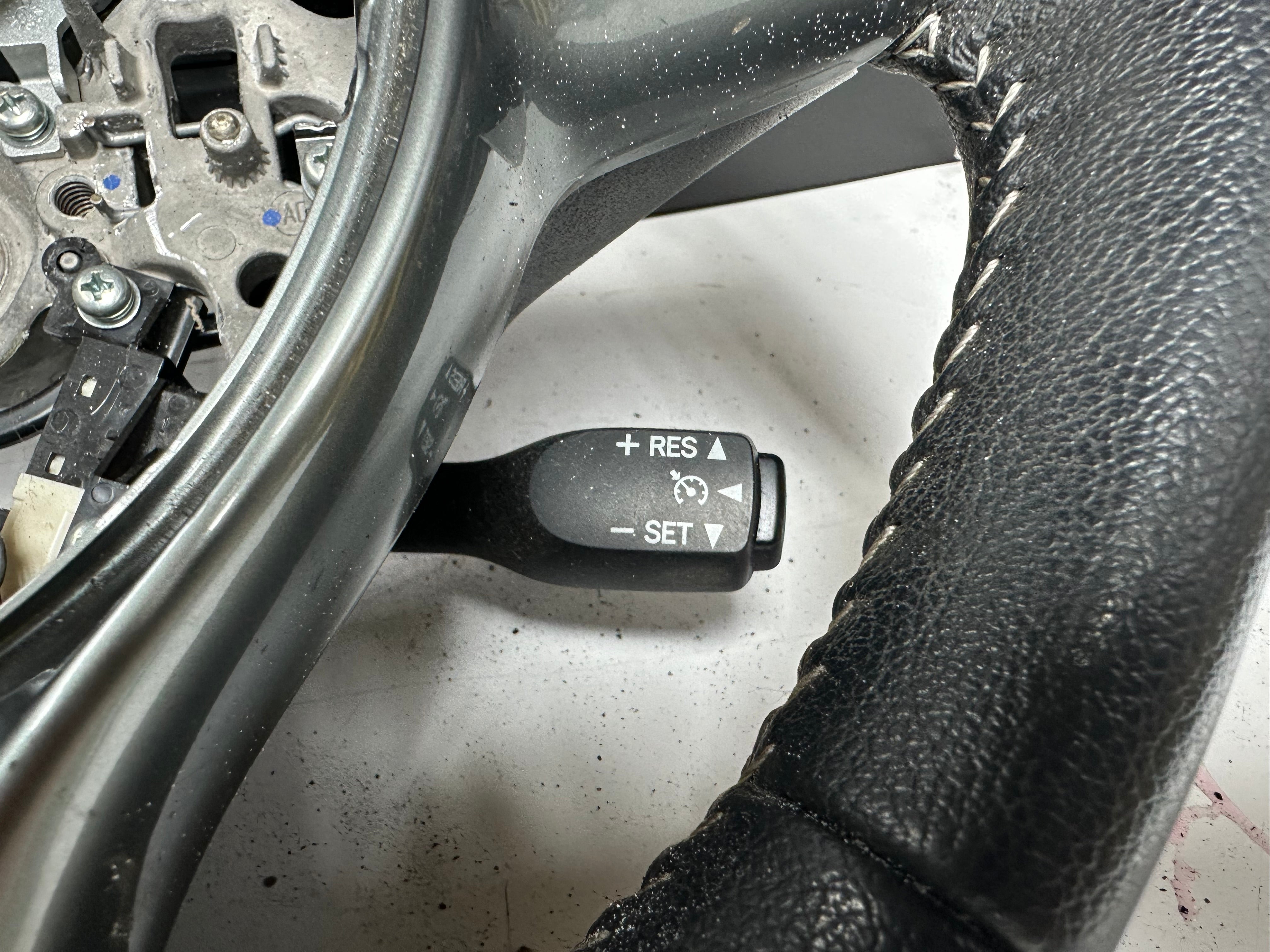 Toyota Yaris Steering Wheel (306744199B2S-AD) (45100-OD490C9) (306744181B2S-AD)