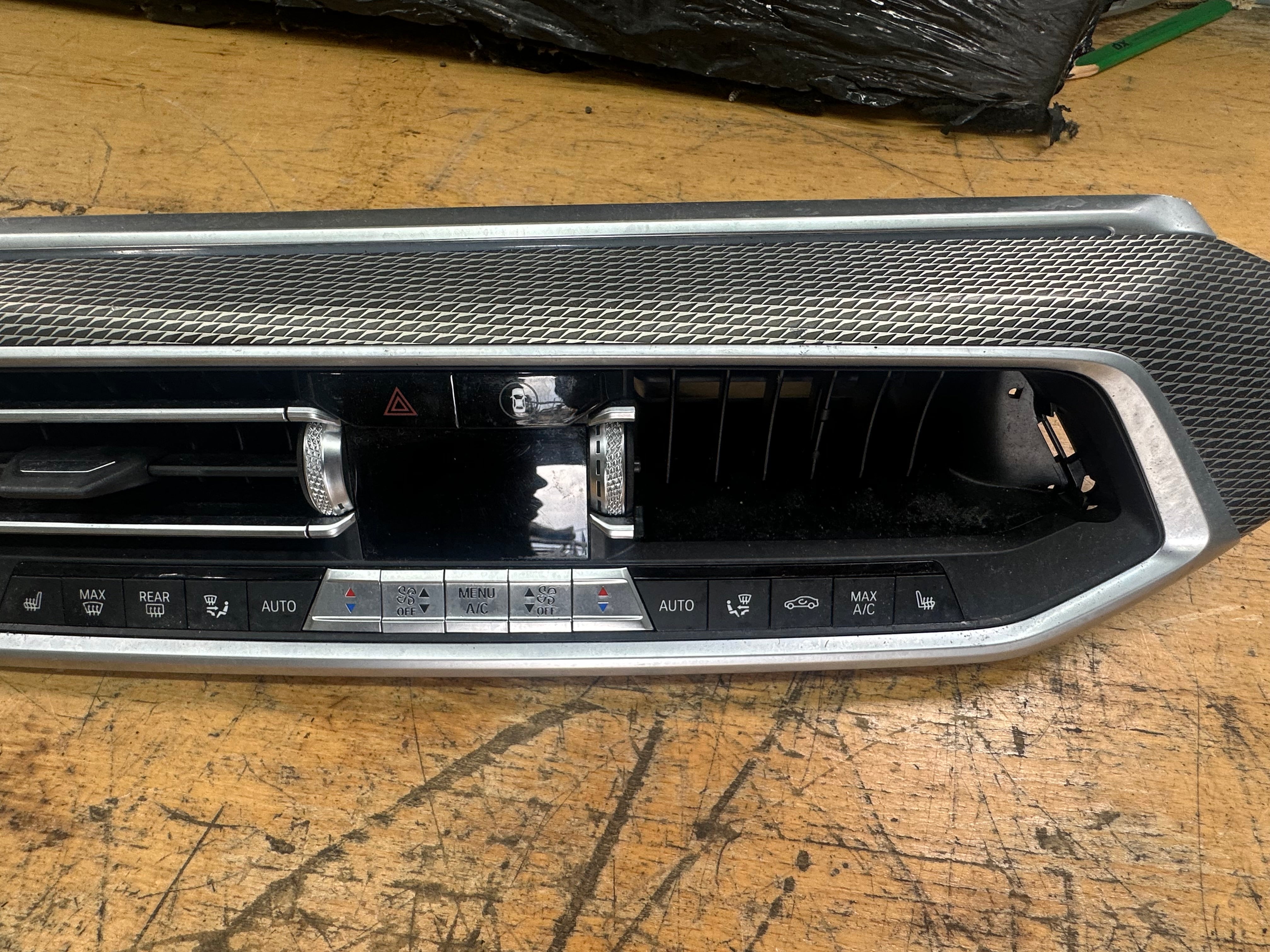 BMW X5 G05 Dashboard Centre Trim & Air Vents (8073203) (9458527)