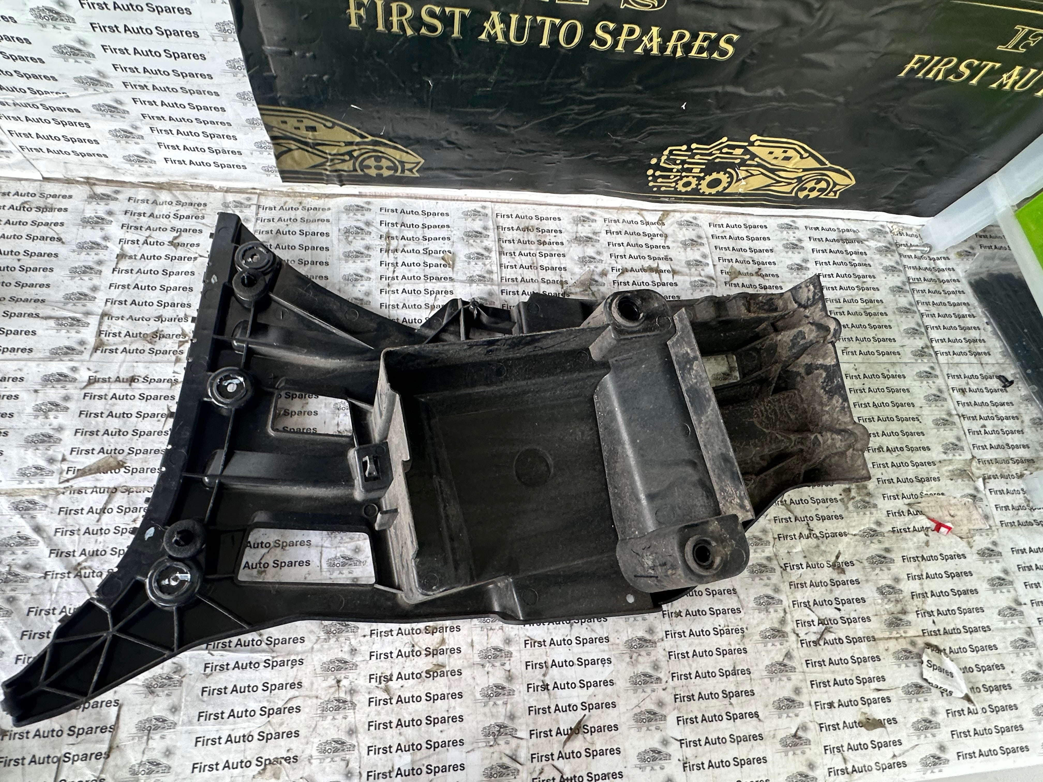 BMW X1 F48 F49 Passenger Left Rear Bumper Mount Bracket (7332317)