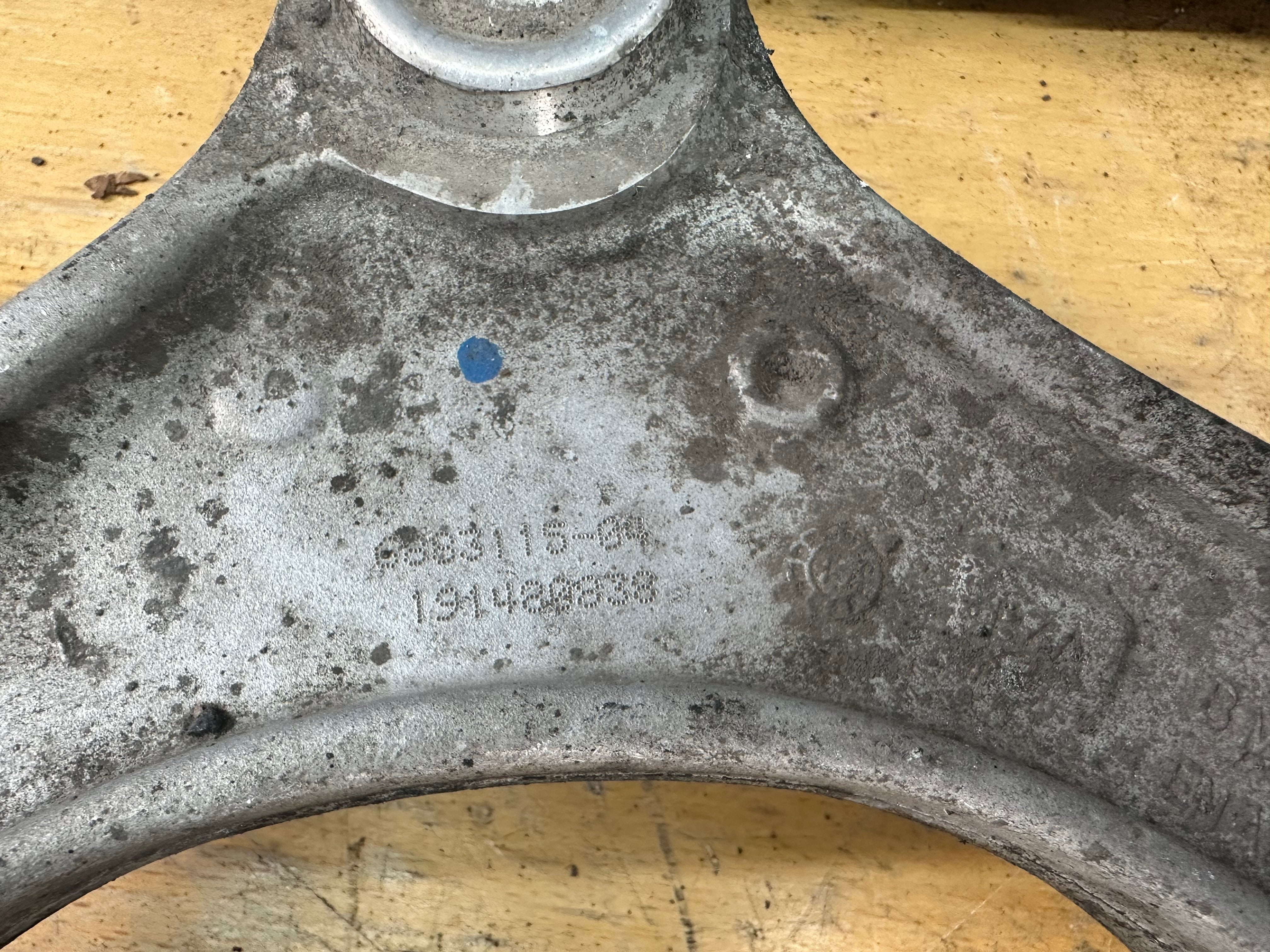 BMW X5 G05 2019 Front Left Passenger Upper Control Arm (6883115) (191480838)