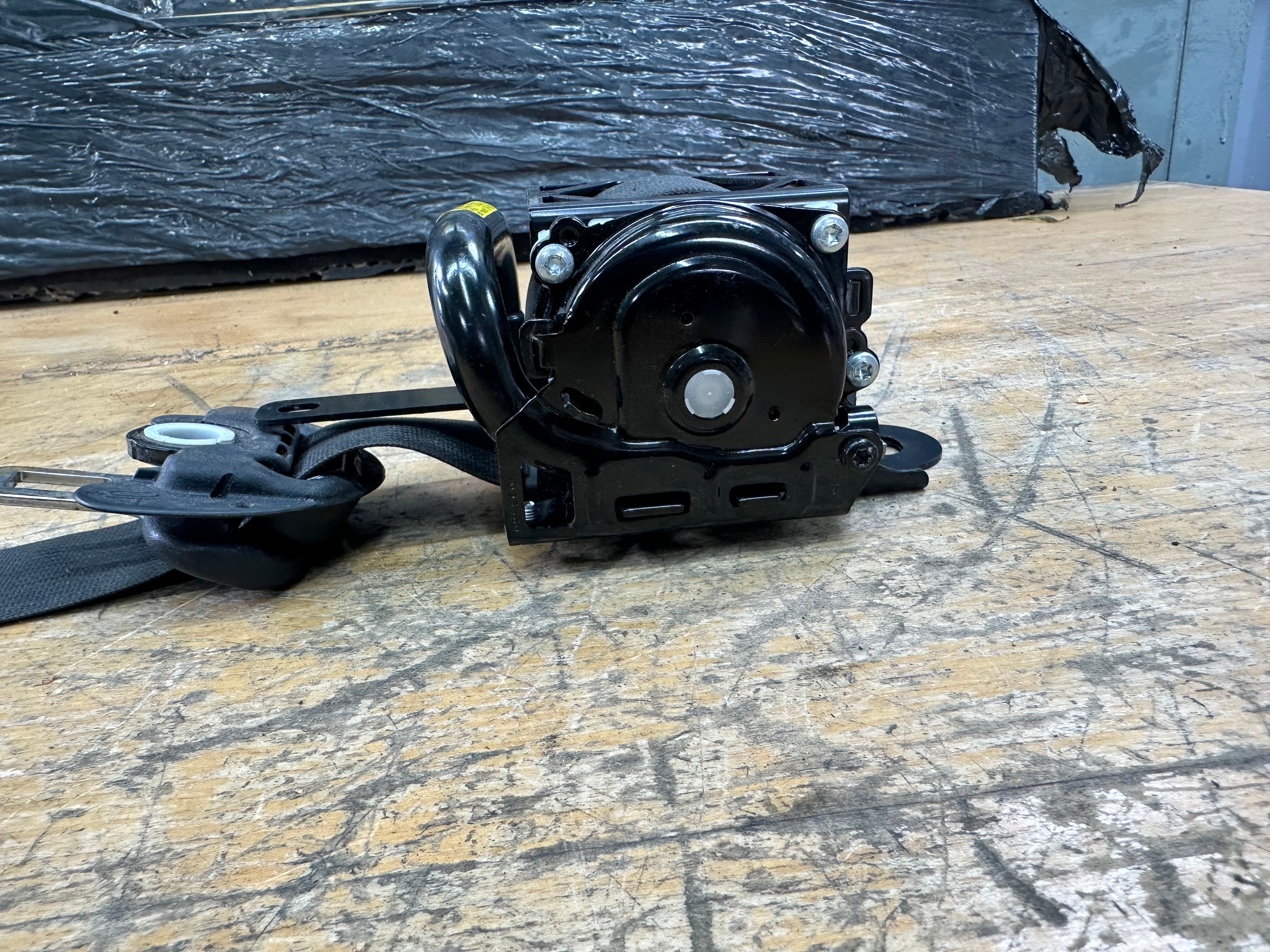 Toyota C-HR 2017-2023 Front Right Driver Side Seat Belt (73210-F4010) (1097376-AA)