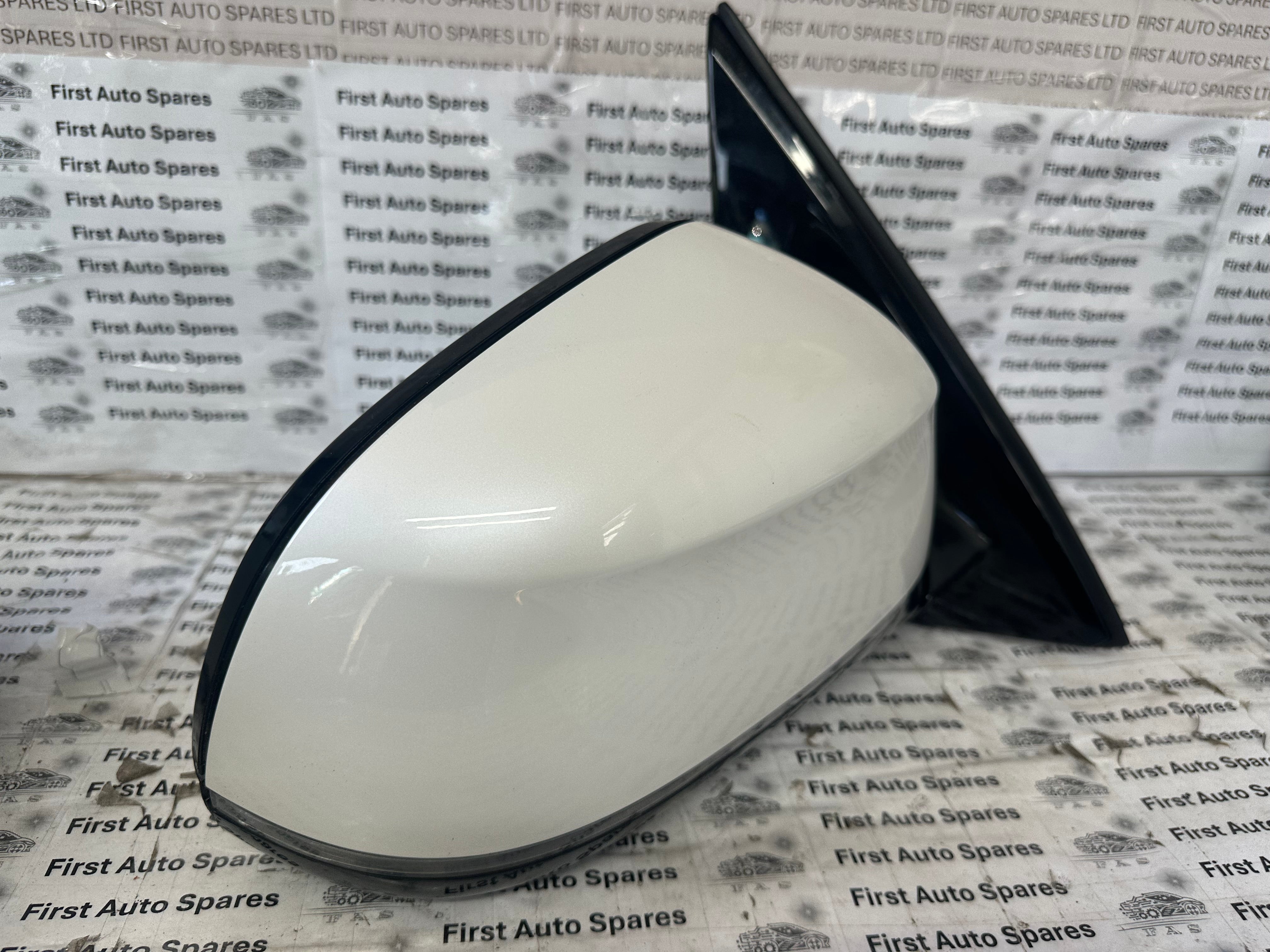 BMW X5 F15 White Right Wing Mirror 5 Pin Power Folding (698002AA)