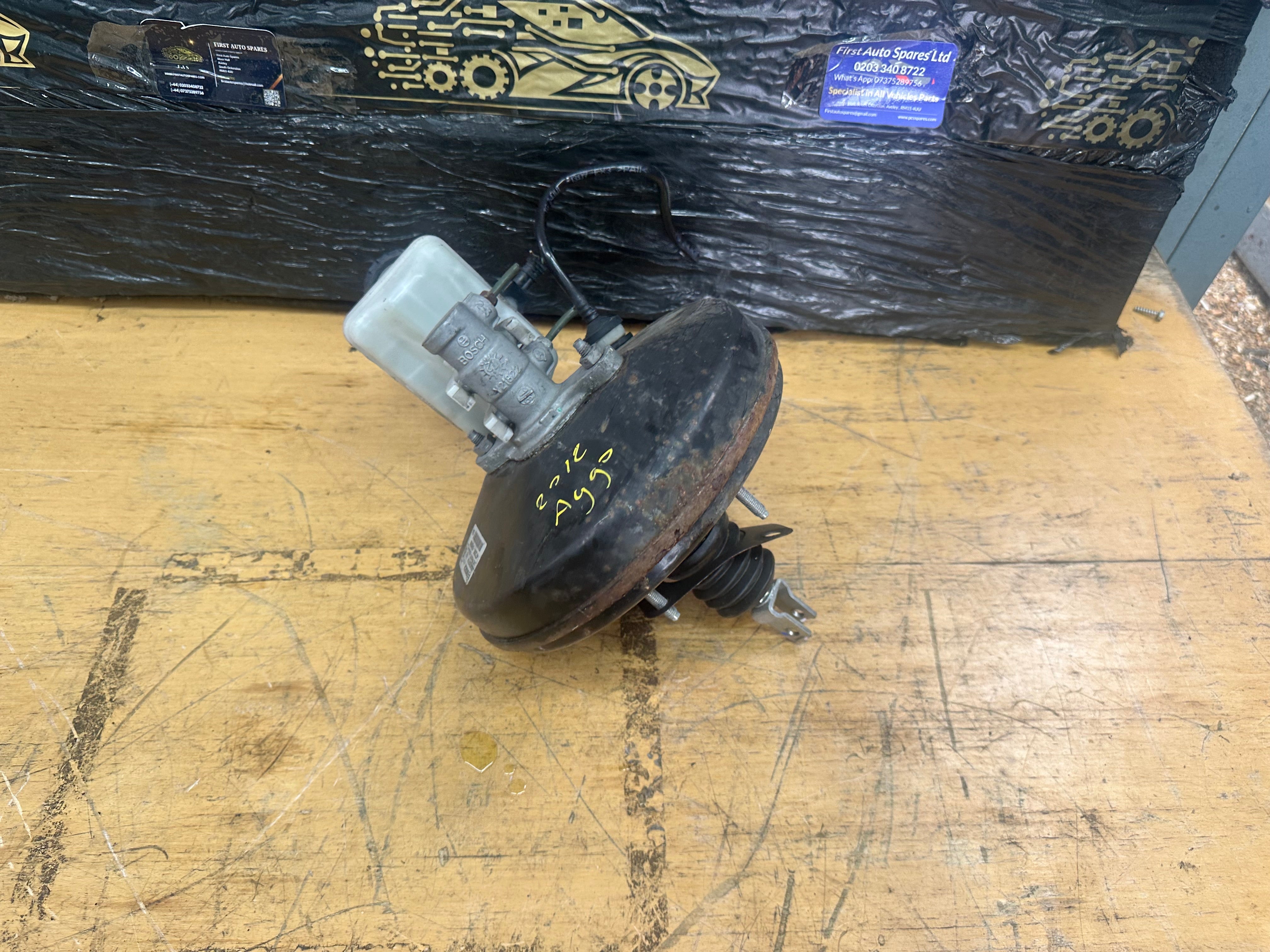 Toyota Aygo 2012 Brake Servo & Master Cylinder (47200-0H060)