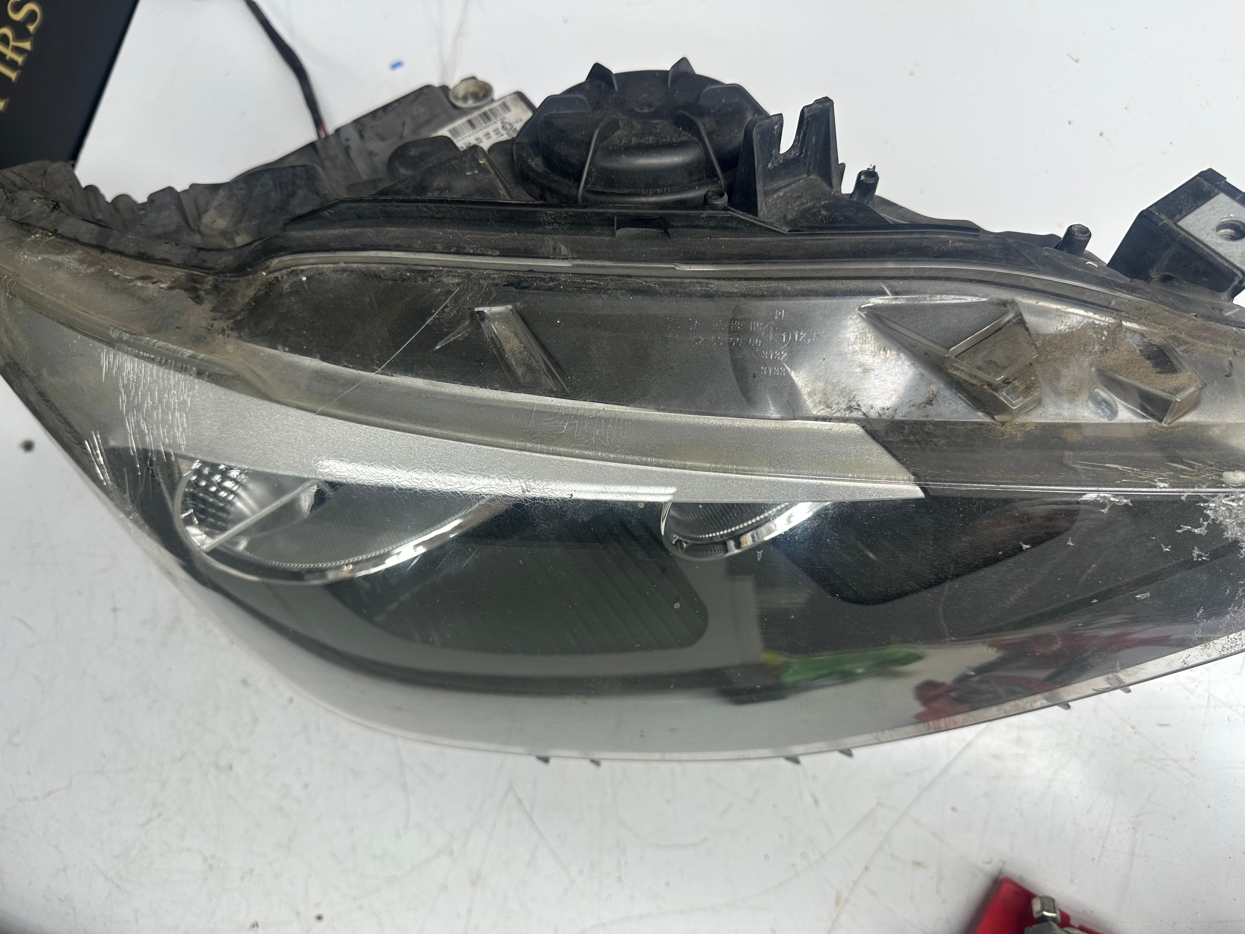 BMW 1 Series F20 F21 Halogen Right Headlight (7229686-07)