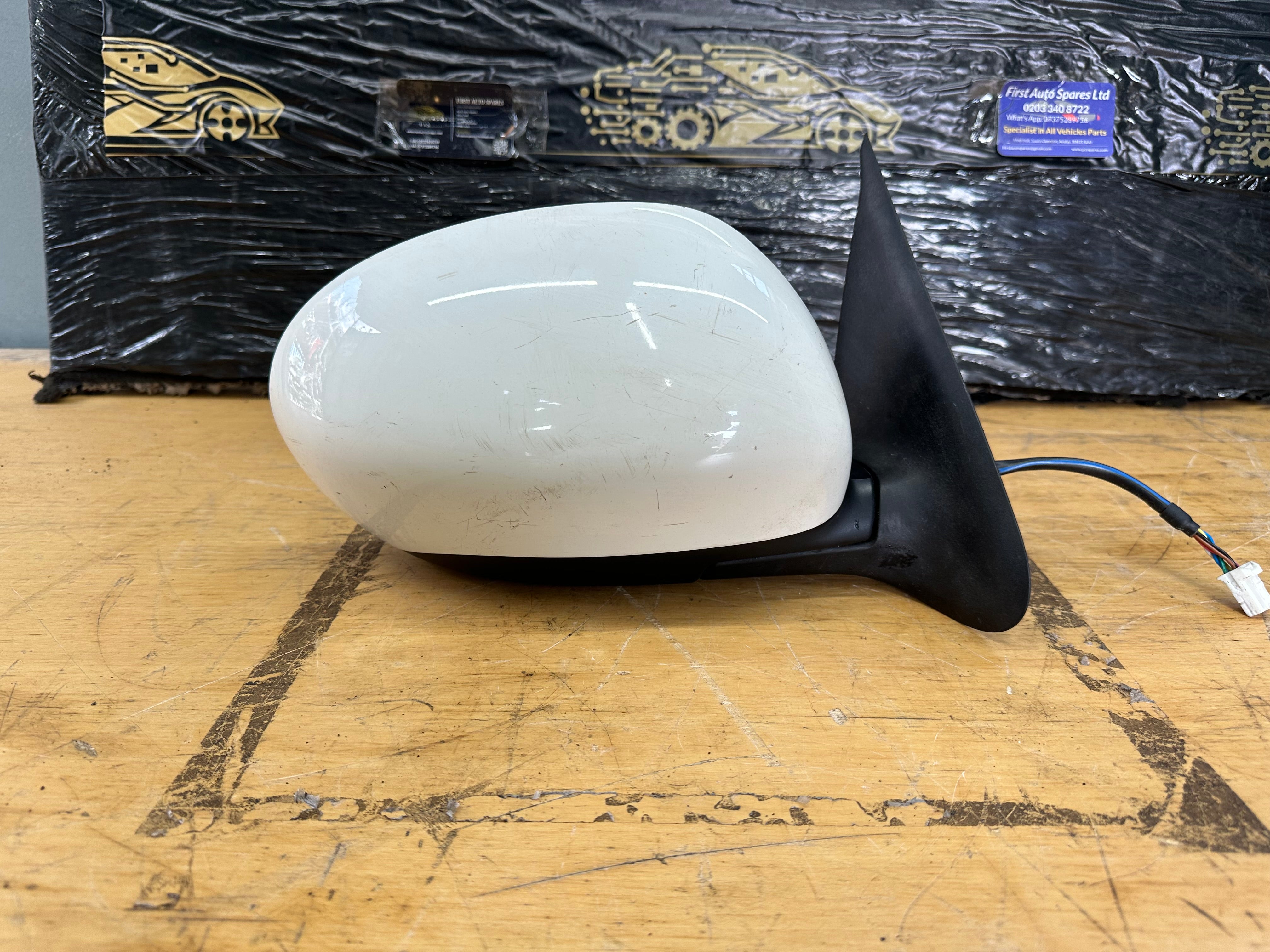Nissan Juke F15 2010-2019 Right Driver’s Wing Mirror in White (Z33301) (023362)