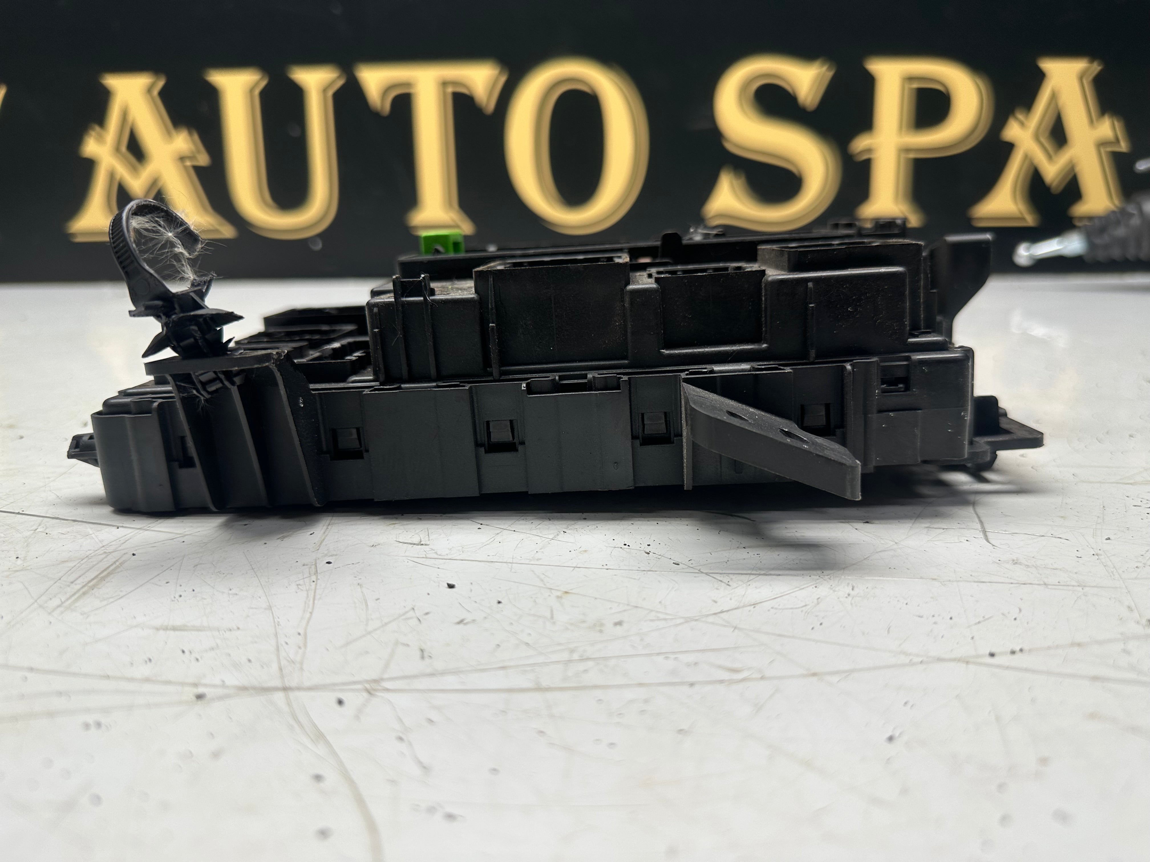Ford Transit Custom 2015–2024 Misc (KK3T-15604-FAJ)