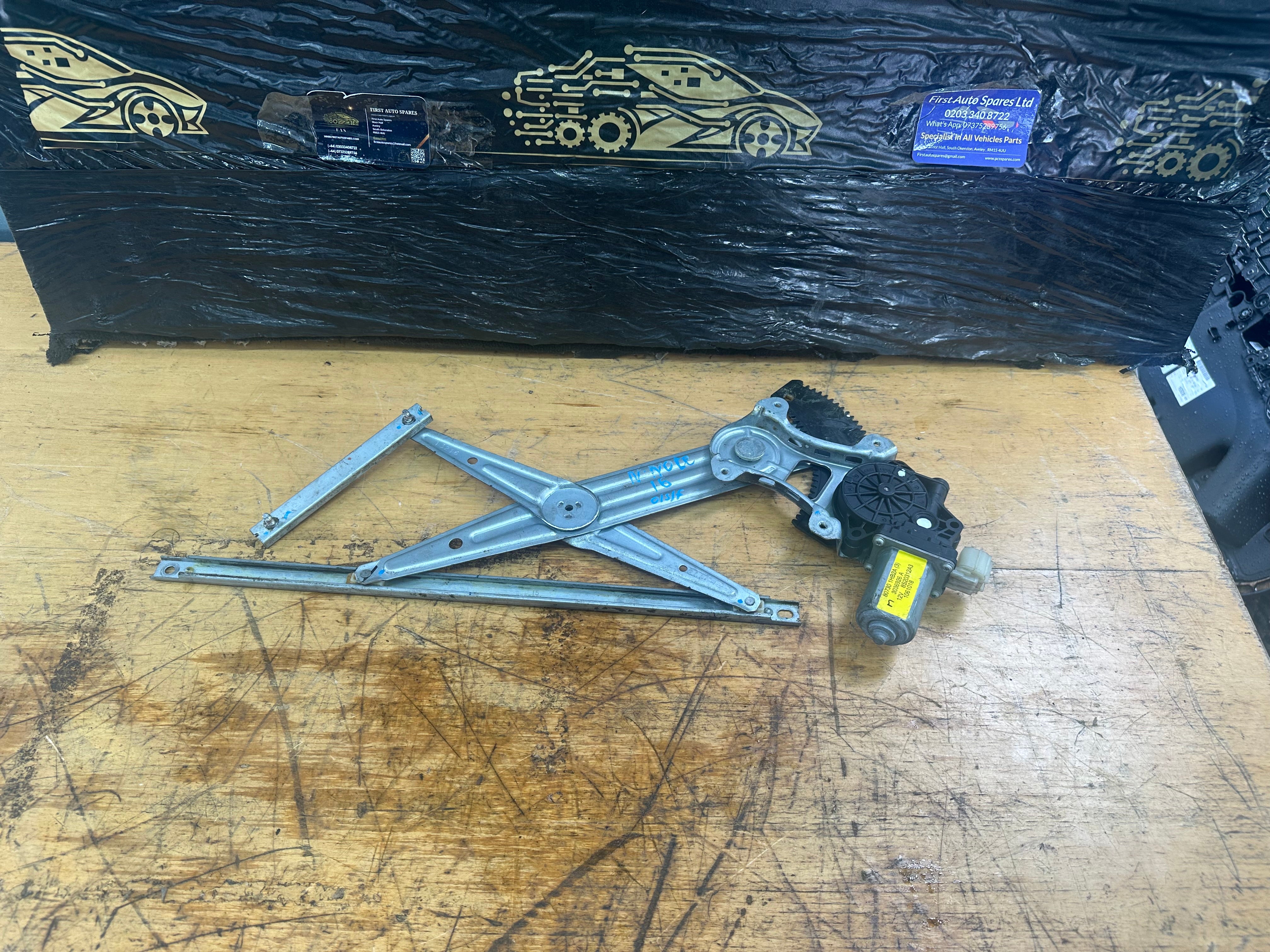 Nissan Note 2016 Right Front O/S/F Window Regulator (80730-1HB2A) (1061018)