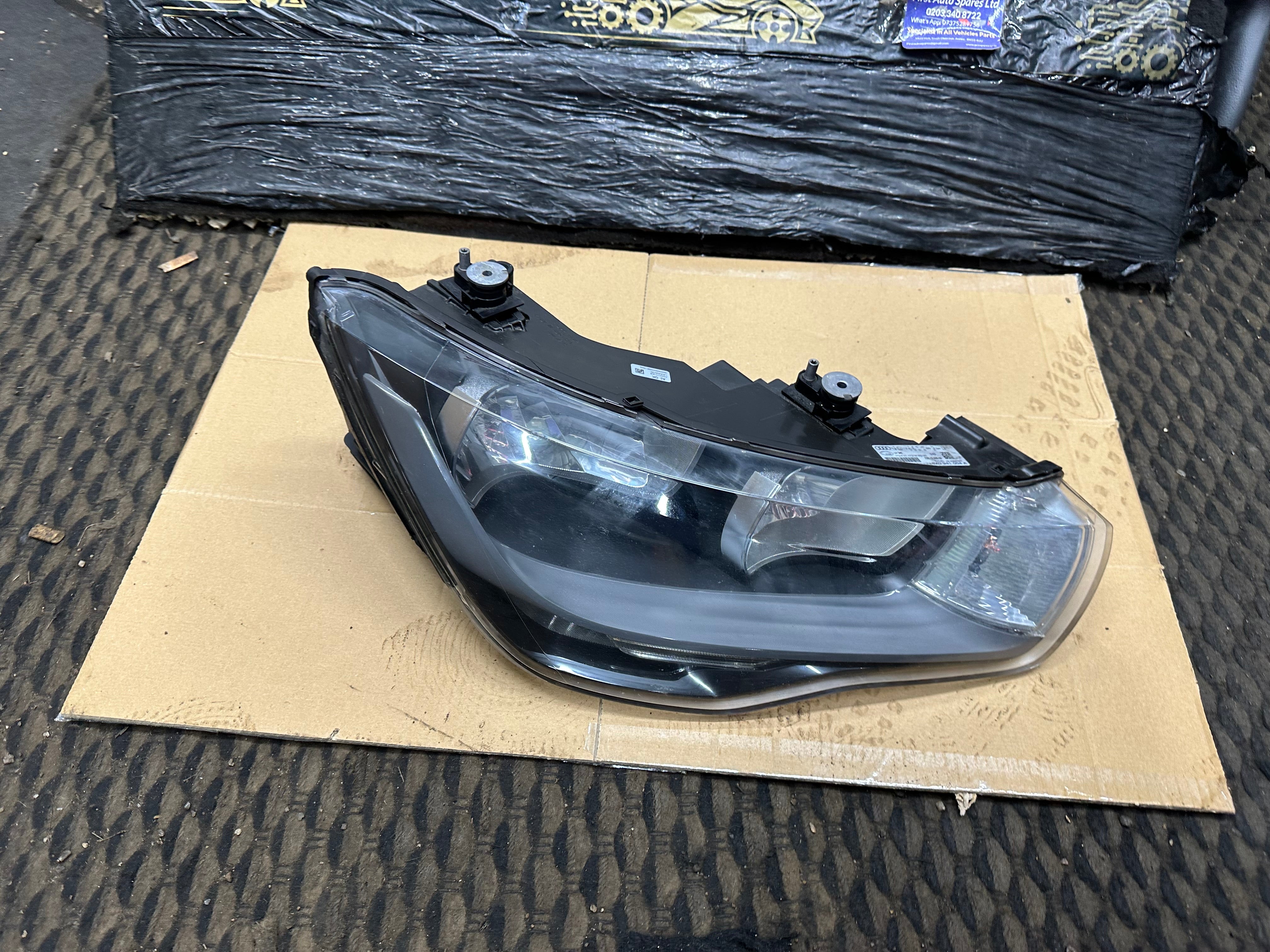 Audi A1 8X 2010–2015 Pre-Facelift Right Driver’s Side Headlight (8X0941004A)