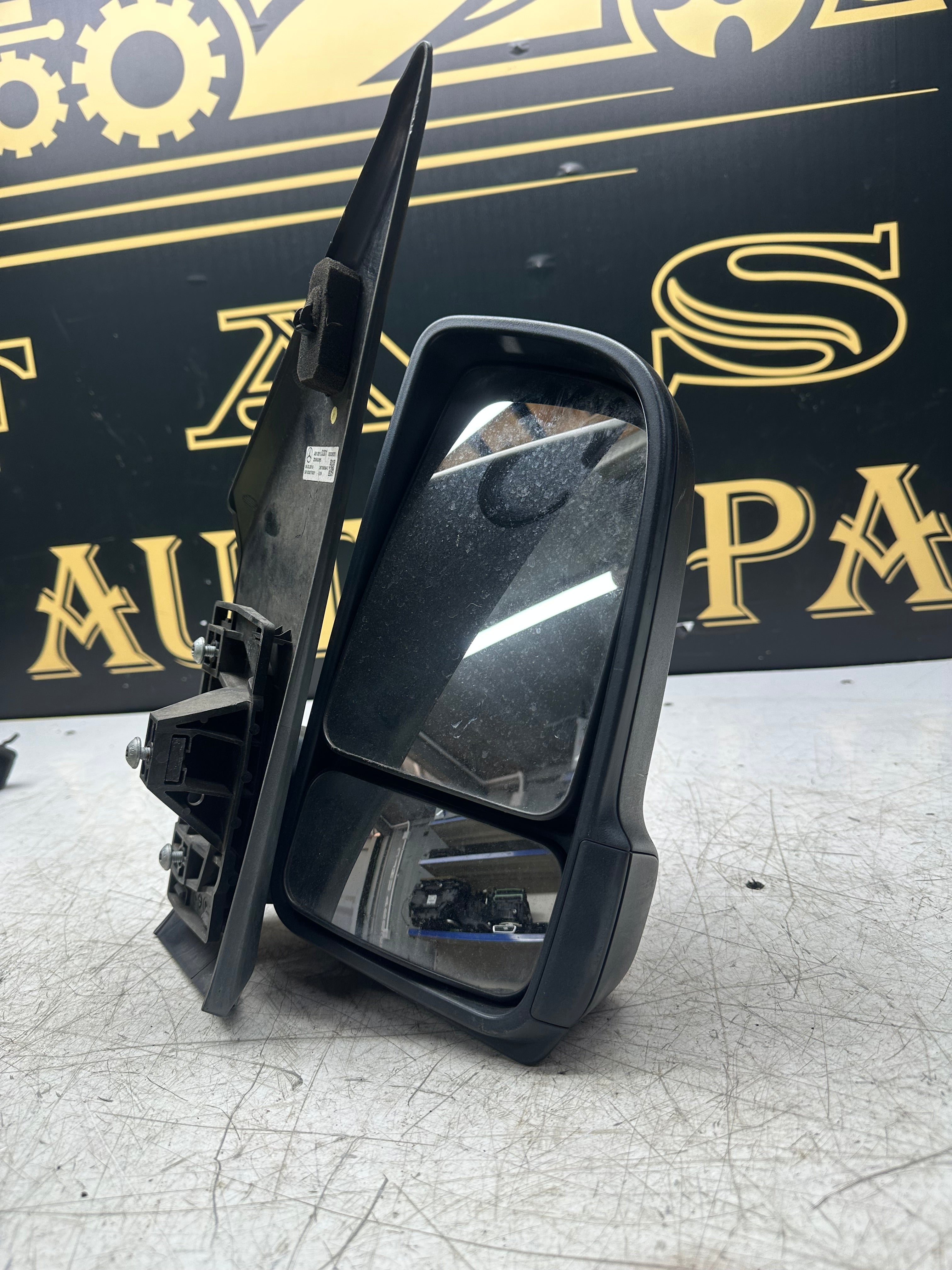 Mercedes Sprinter W907 / W910 Drivers Side Front Wing Mirror (Manual) – A9108103301